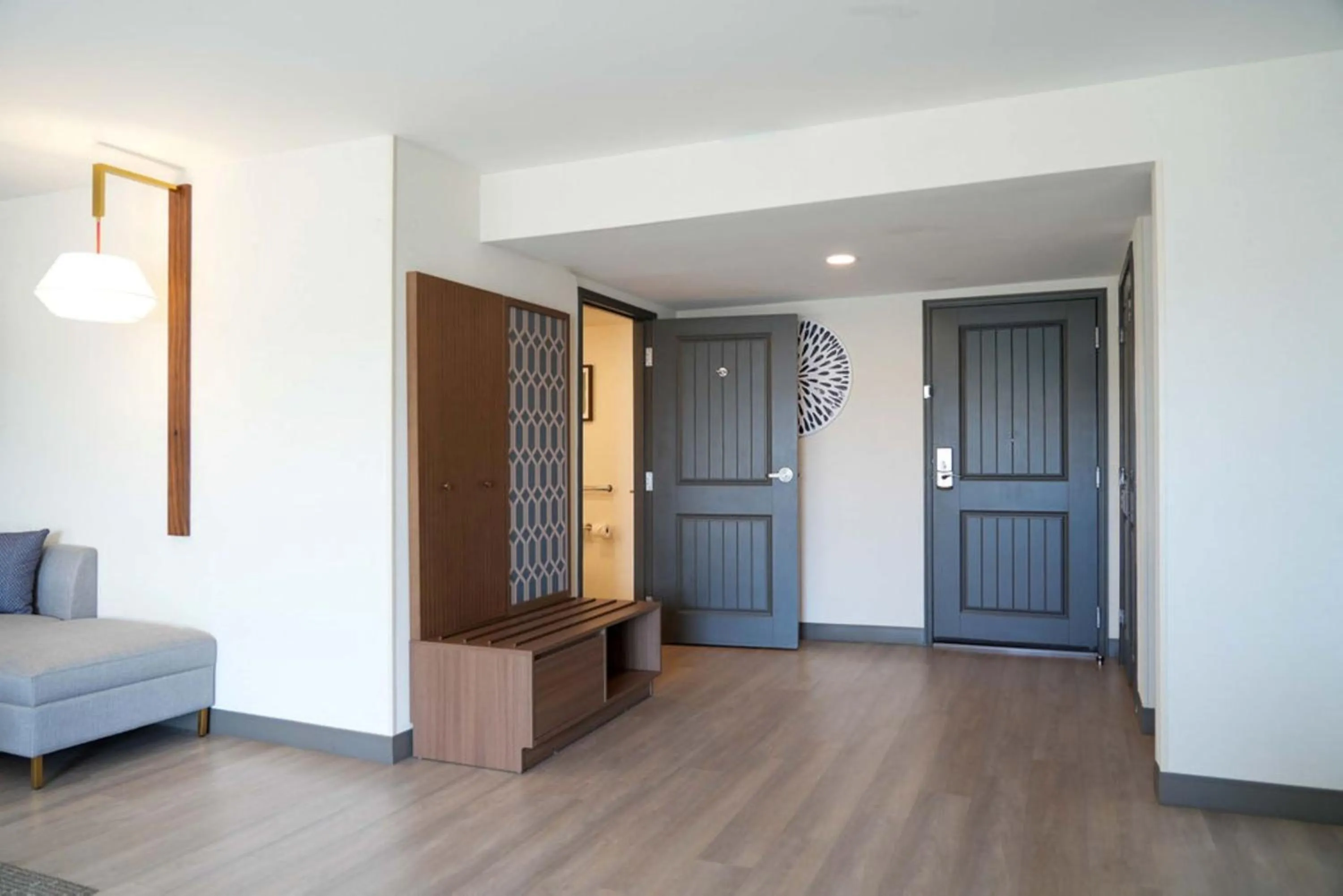 Photo of the whole room in Holiday Inn & Suites Phoenix Airport by IHG