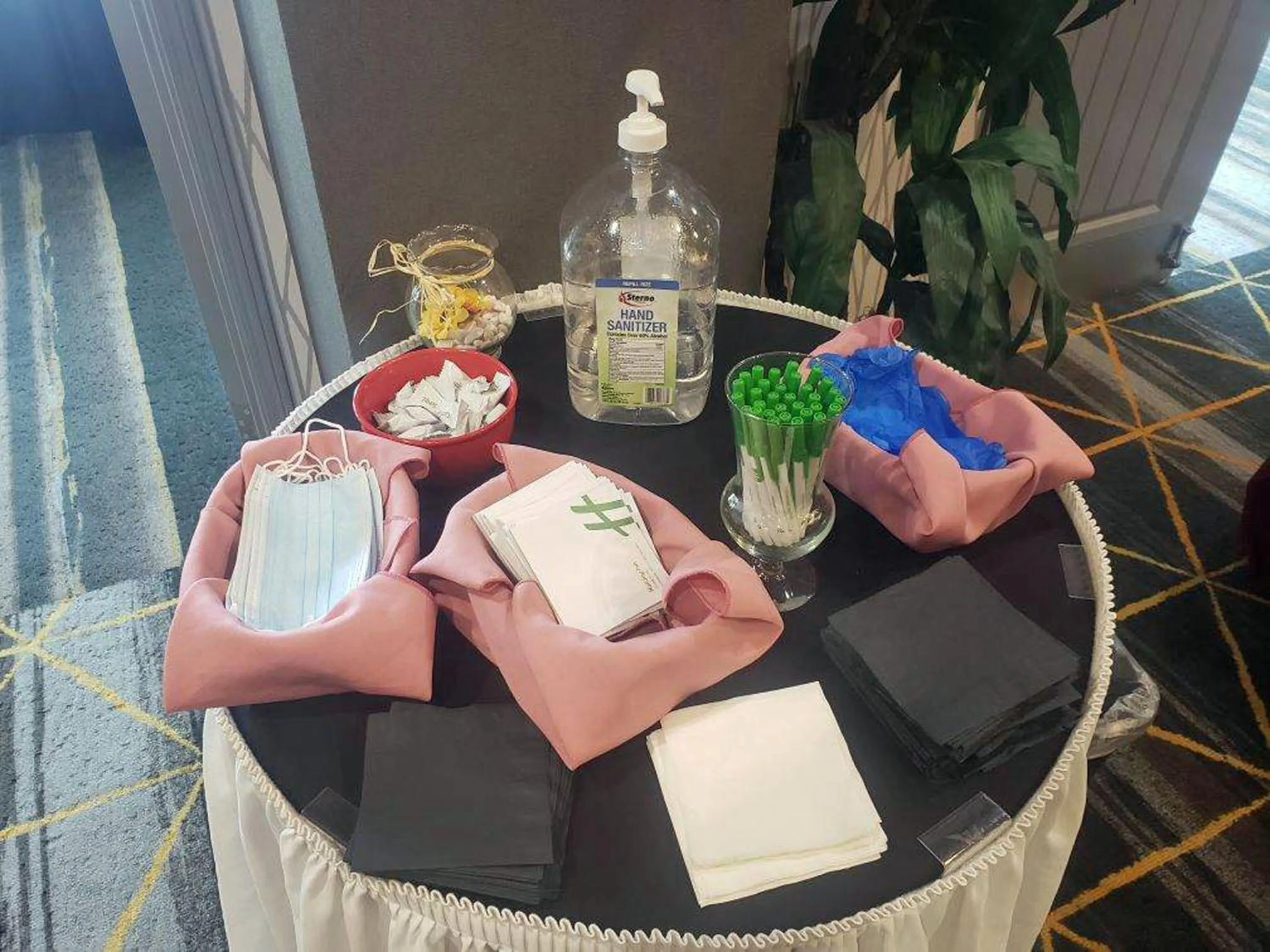 Meeting/conference room in Holiday Inn & Suites Phoenix Airport by IHG