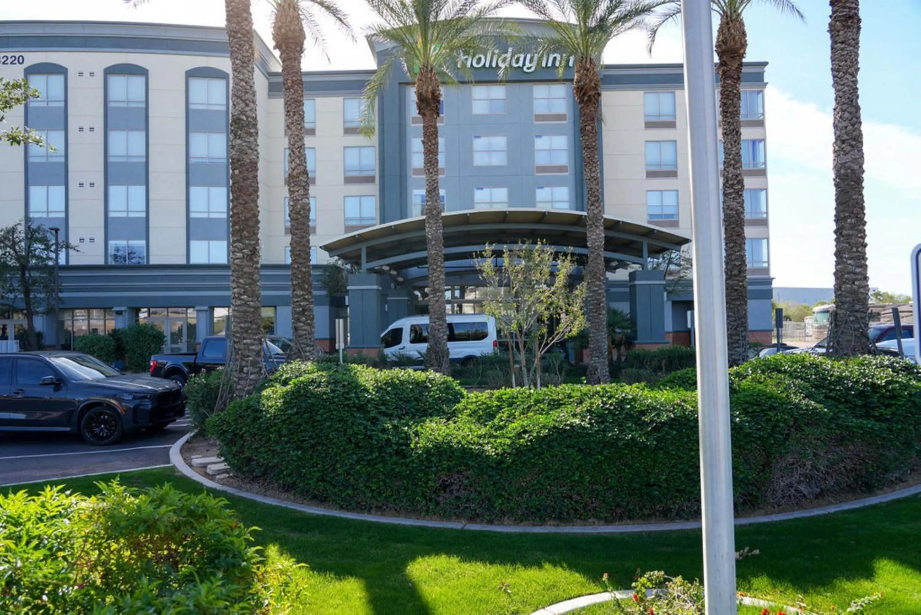 Property building in Holiday Inn & Suites Phoenix Airport by IHG