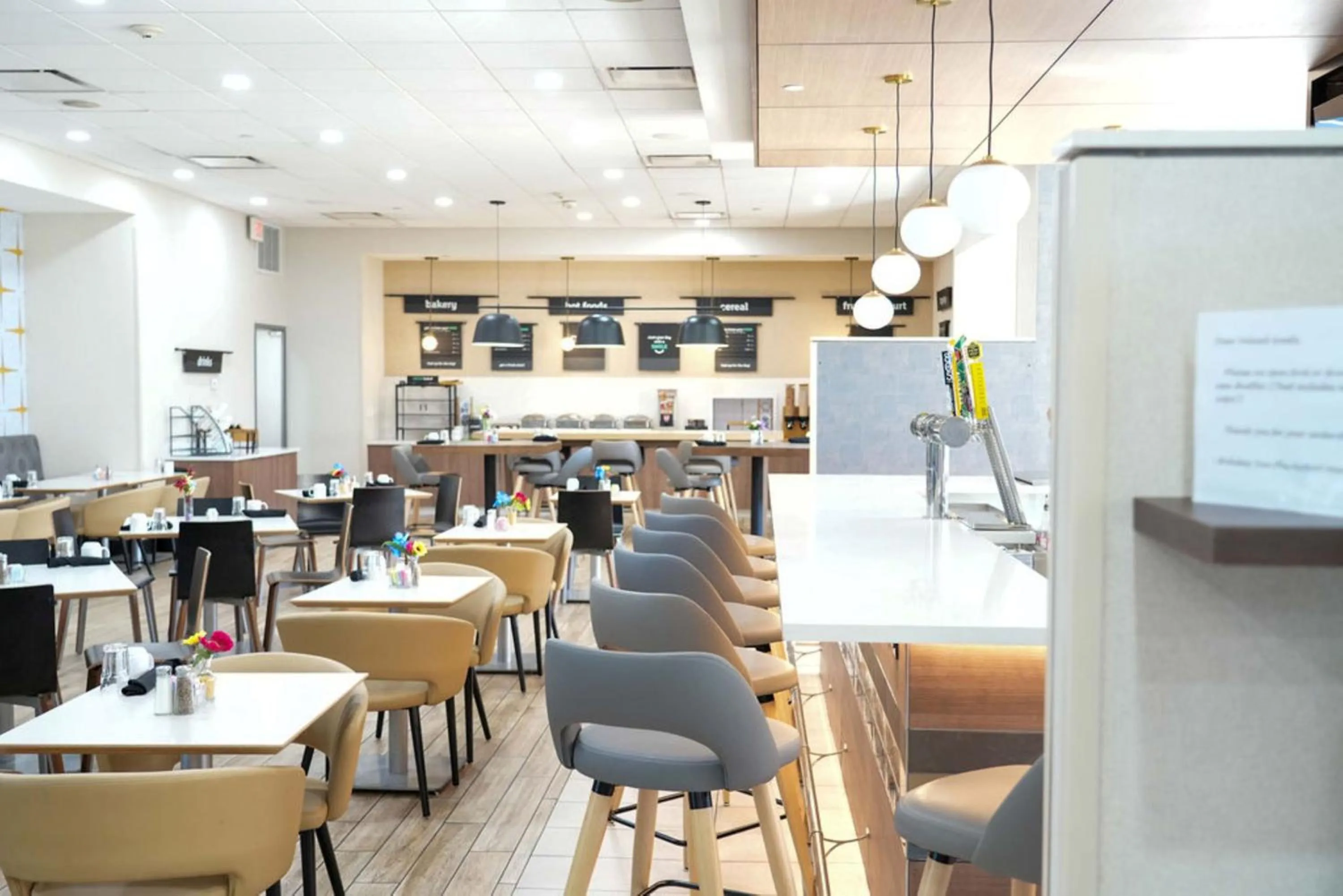 Breakfast in Holiday Inn & Suites Phoenix Airport by IHG