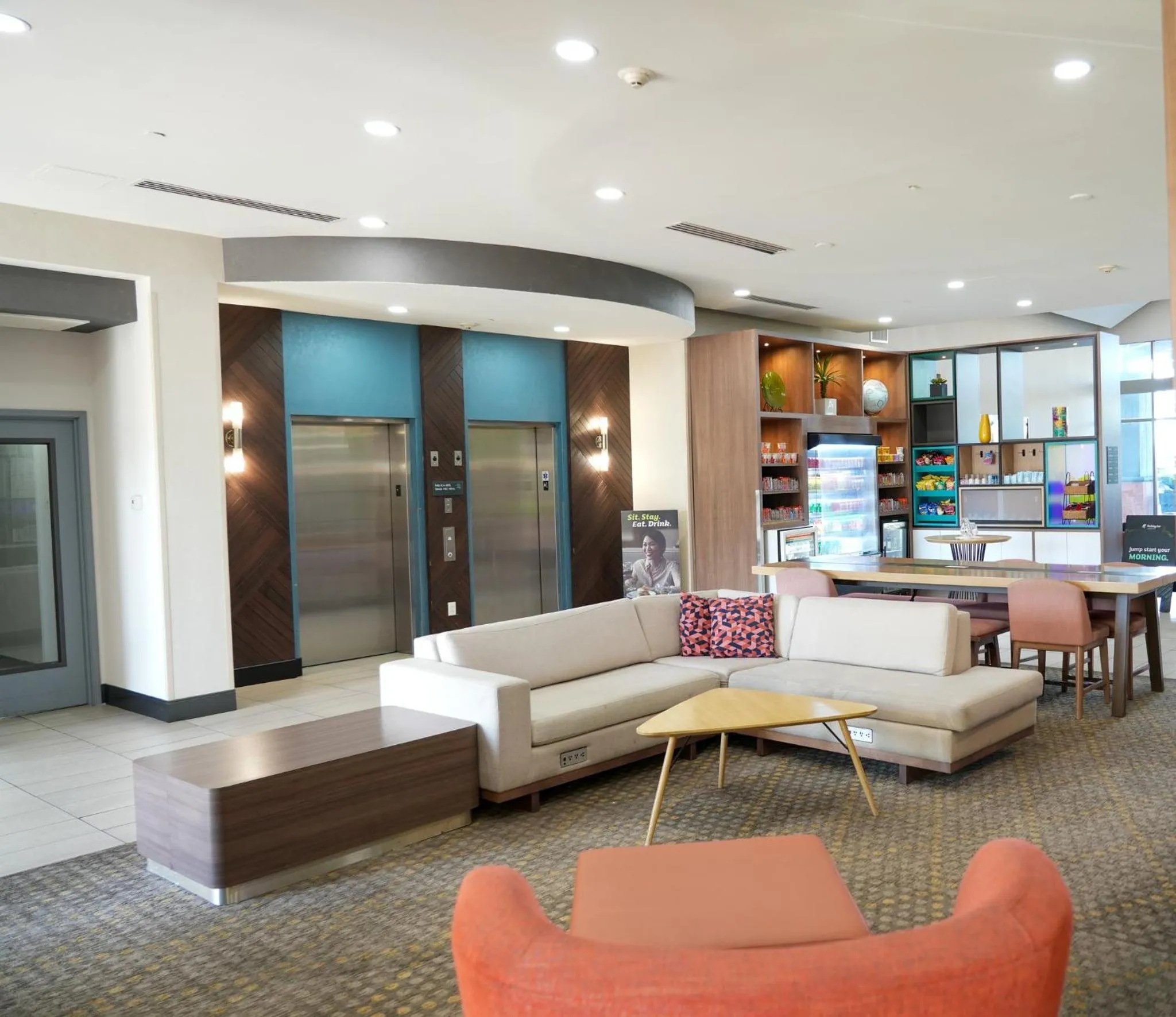 Property building in Holiday Inn & Suites Phoenix Airport by IHG