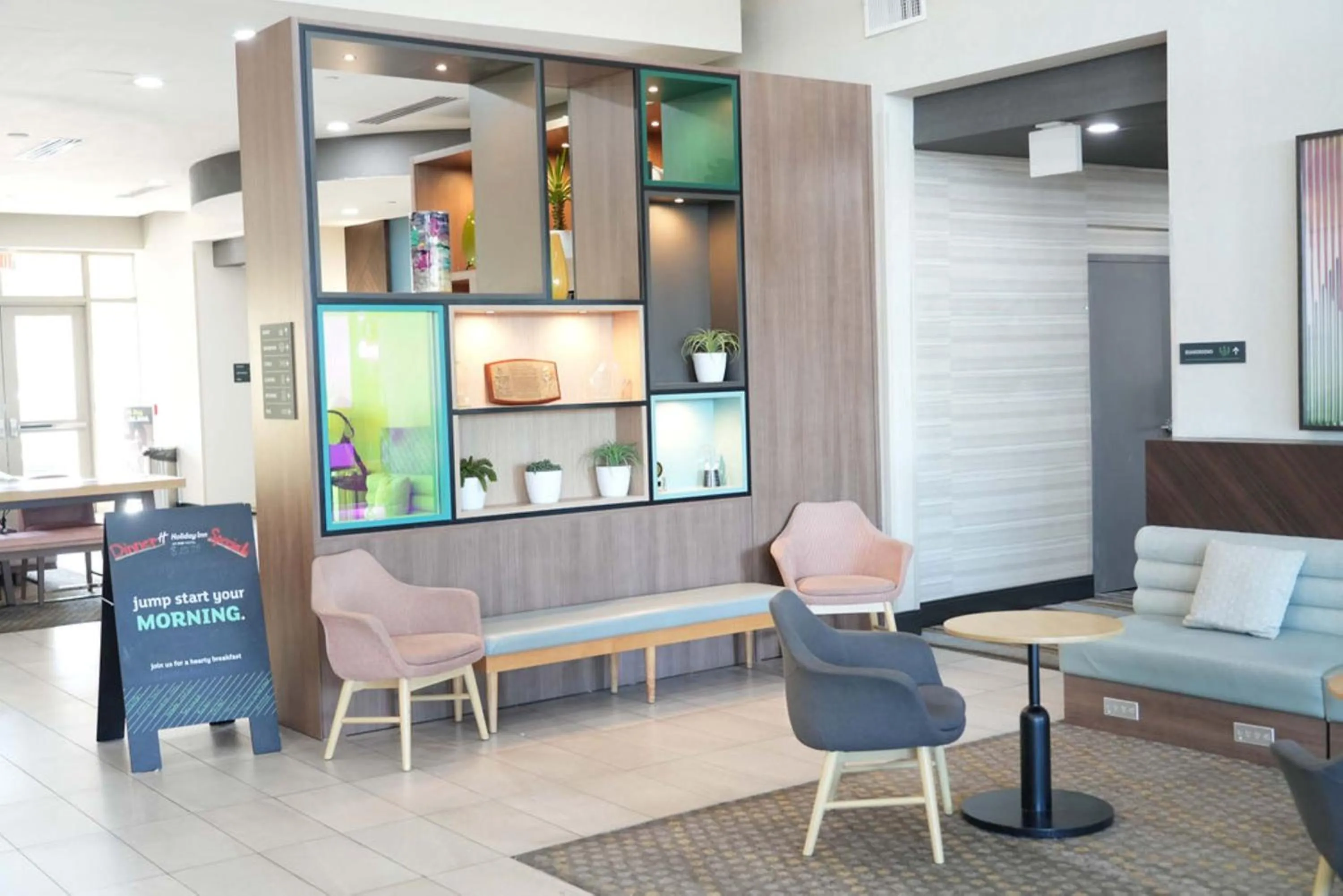Property building in Holiday Inn & Suites Phoenix Airport by IHG