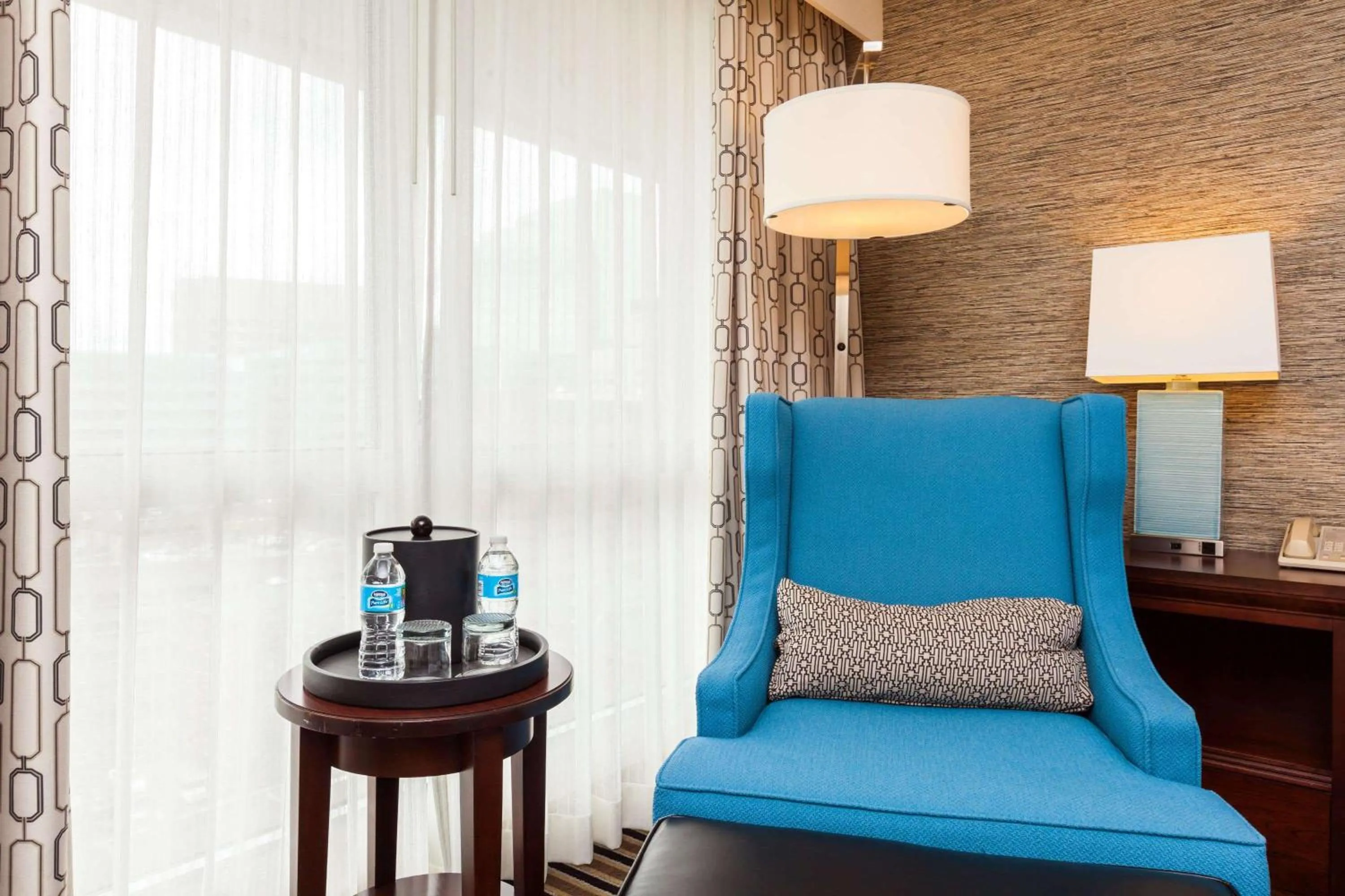 Photo of the whole room in Wyndham Boston Beacon Hill