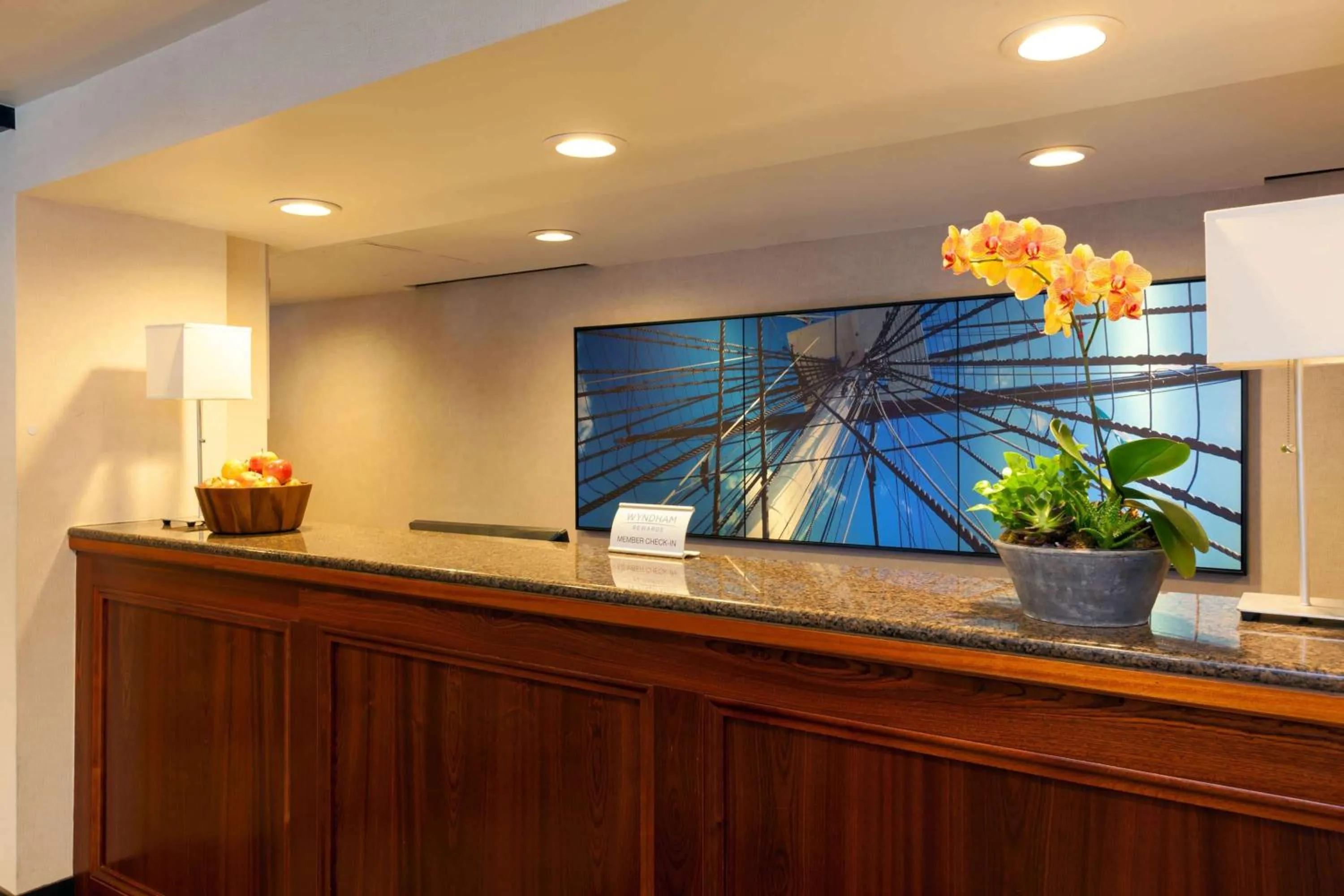 Lobby or reception in Wyndham Boston Beacon Hill