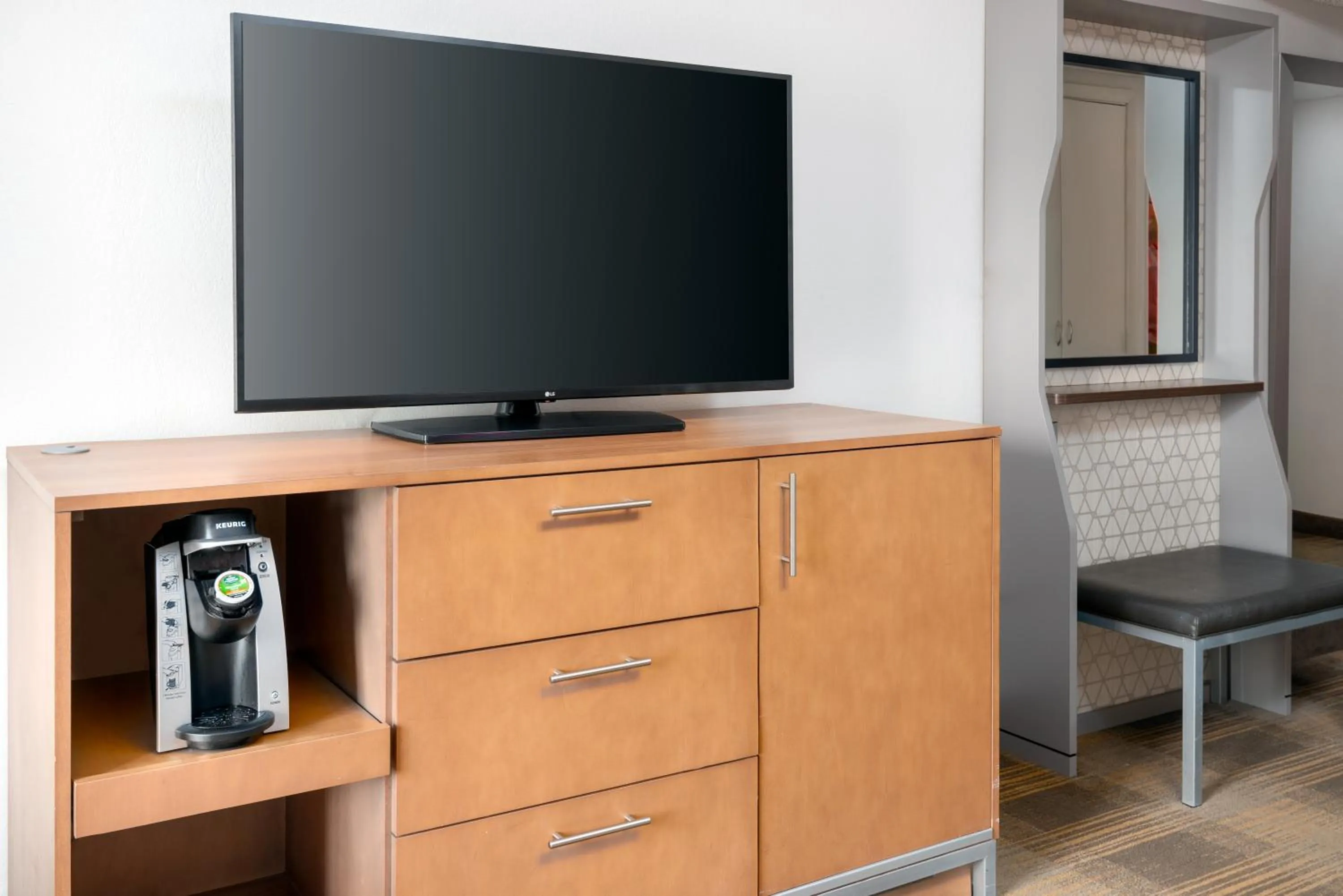 TV and multimedia in Holiday Inn Miami-Doral Area by IHG