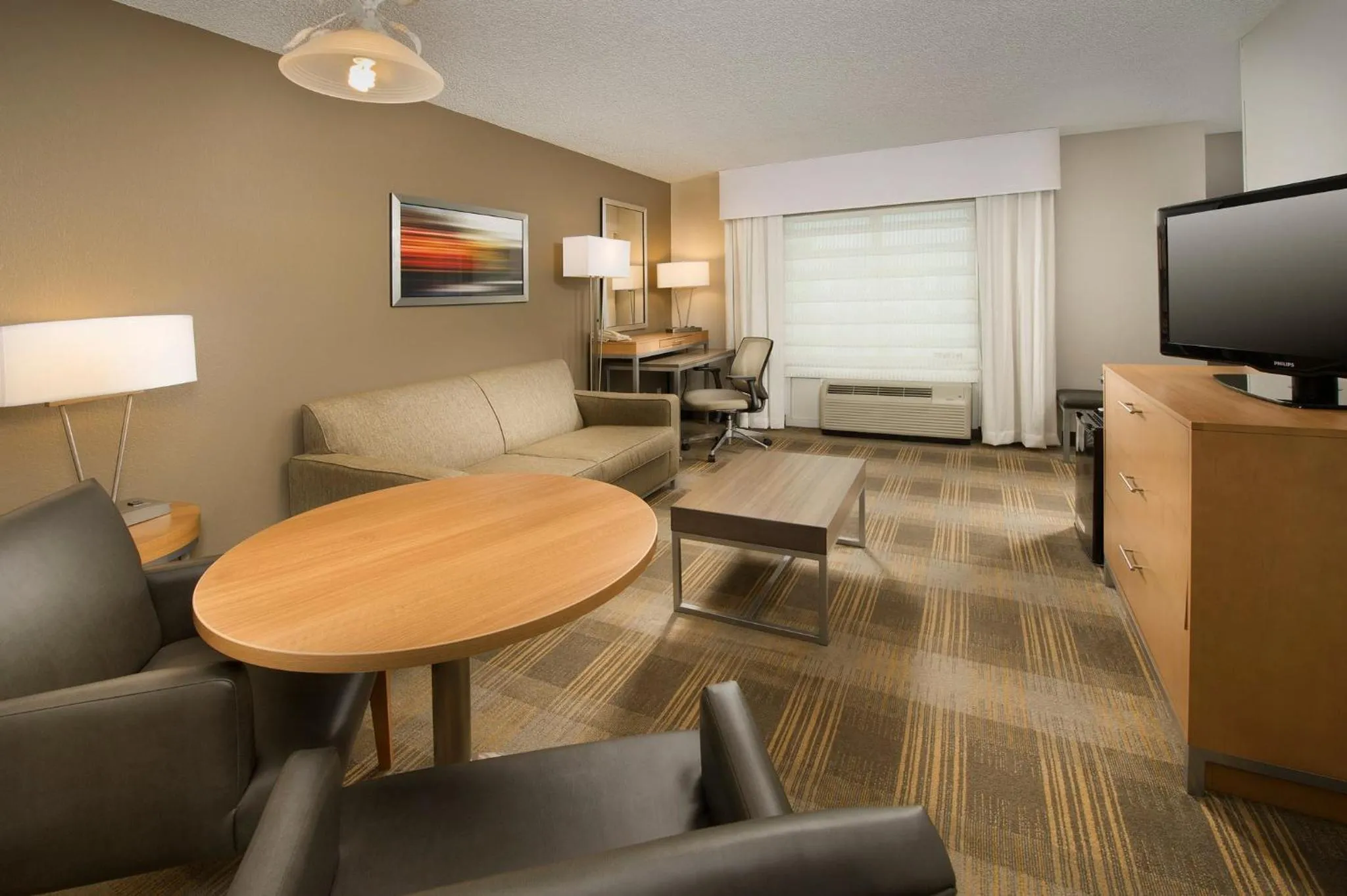 Photo of the whole room in Holiday Inn Miami-Doral Area by IHG