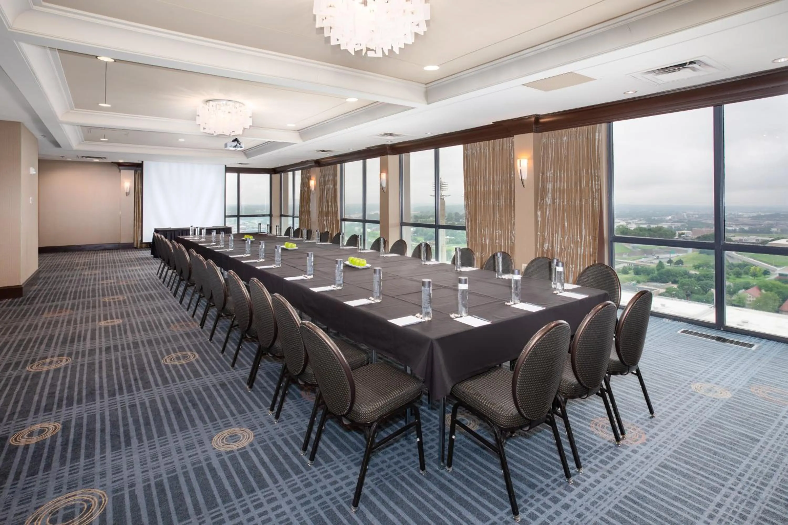Meeting/conference room in Crowne Plaza Kansas City Downtown by IHG