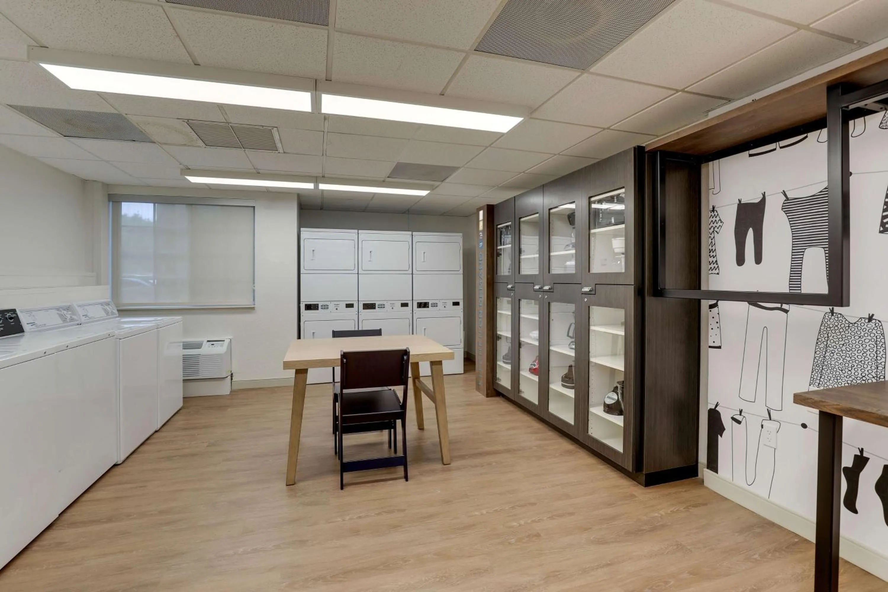 laundry in Sonesta Simply Suites Miami Airport Doral