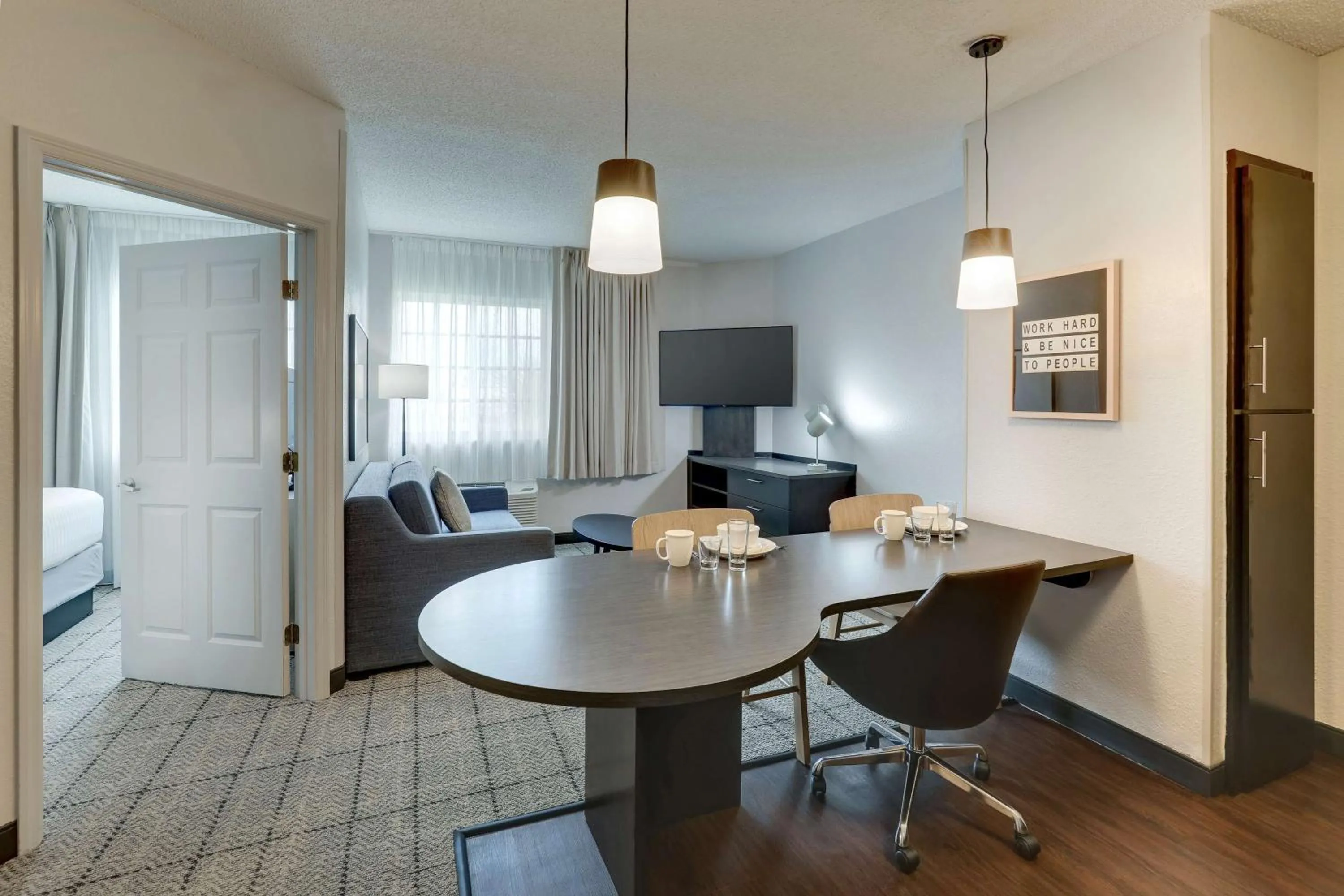 Photo of the whole room in Sonesta Simply Suites Miami Airport Doral