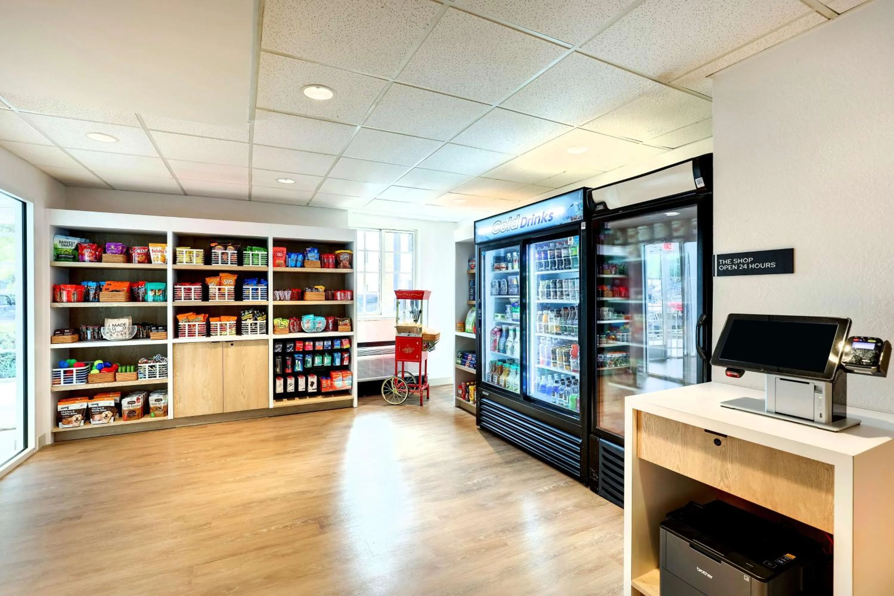 Food and drinks in Sonesta Simply Suites Miami Airport Doral