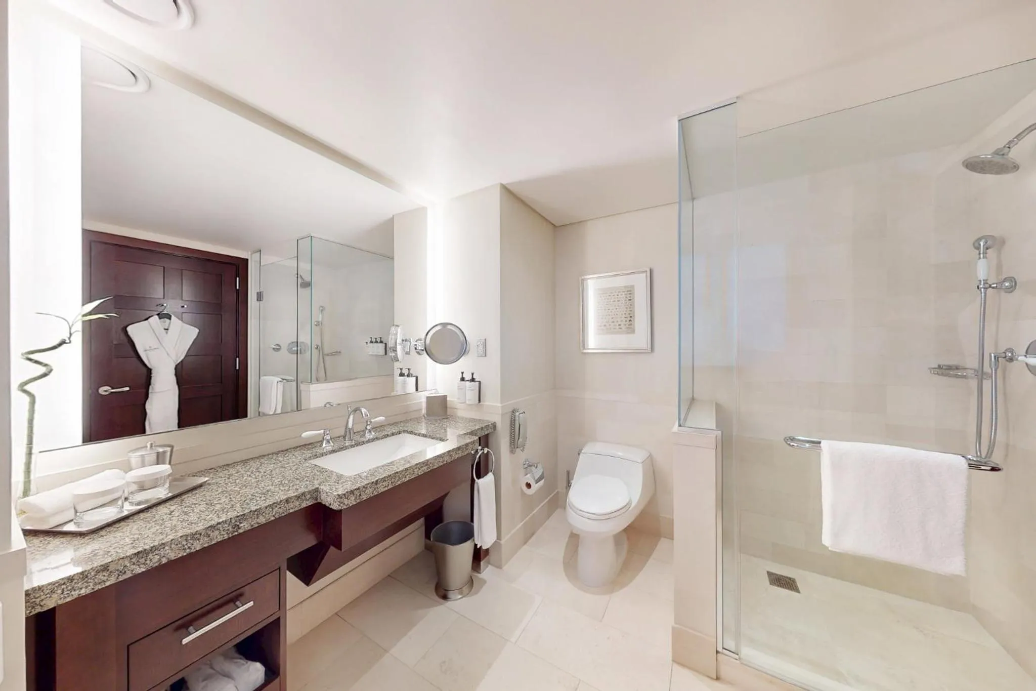 Photo of the whole room in InterContinental Boston by IHG