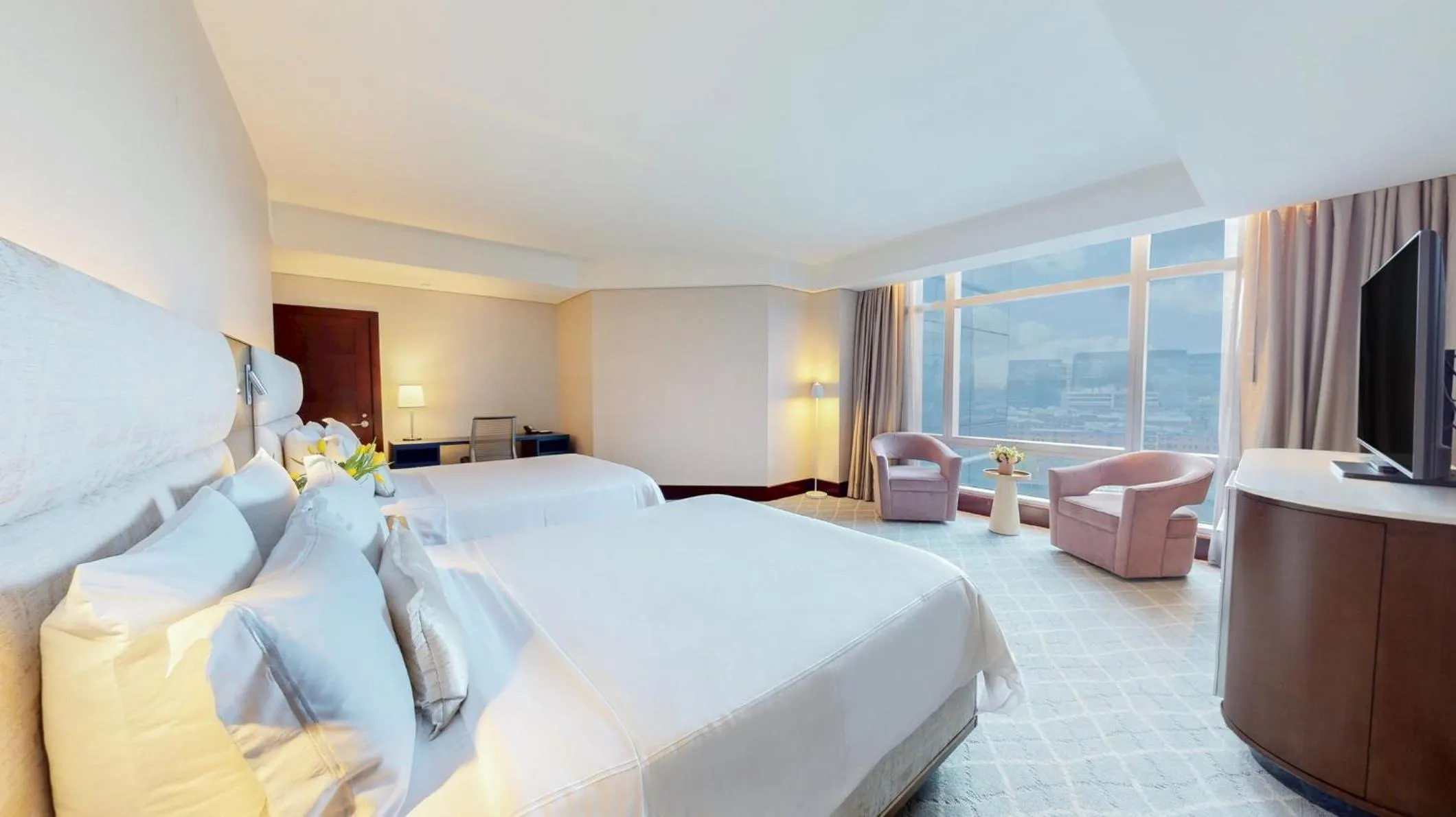 Photo of the whole room, Bed in InterContinental Boston by IHG