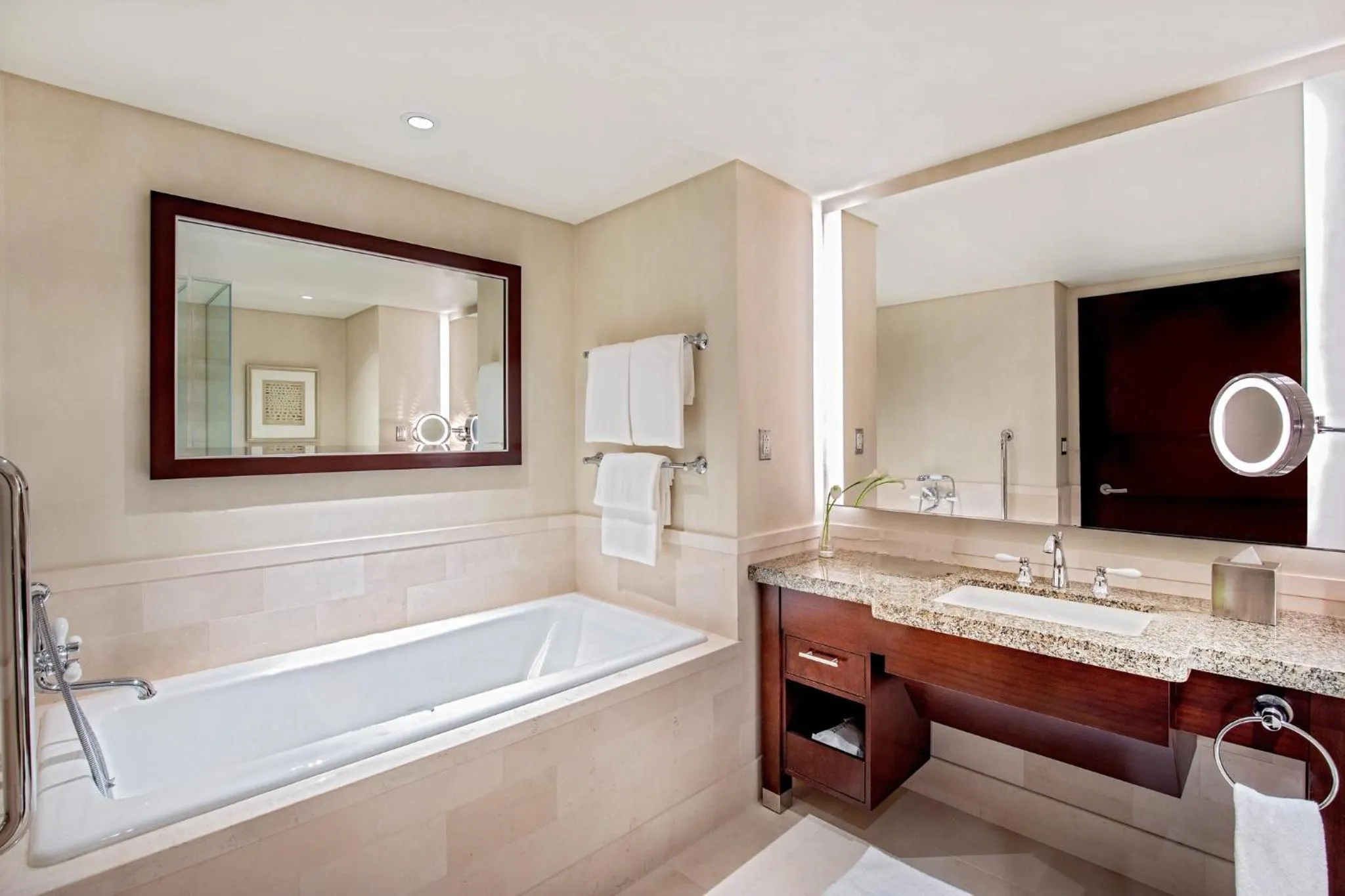 Photo of the whole room in InterContinental Boston by IHG