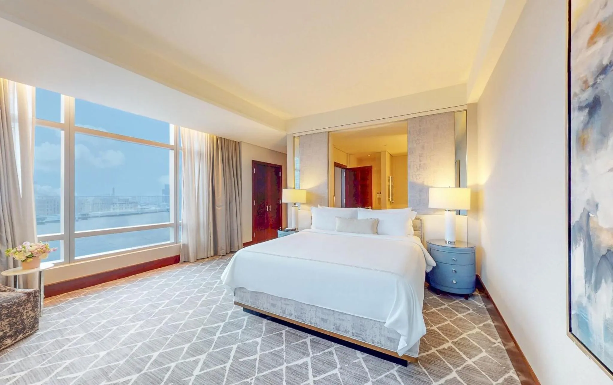 Photo of the whole room, Bed in InterContinental Boston by IHG