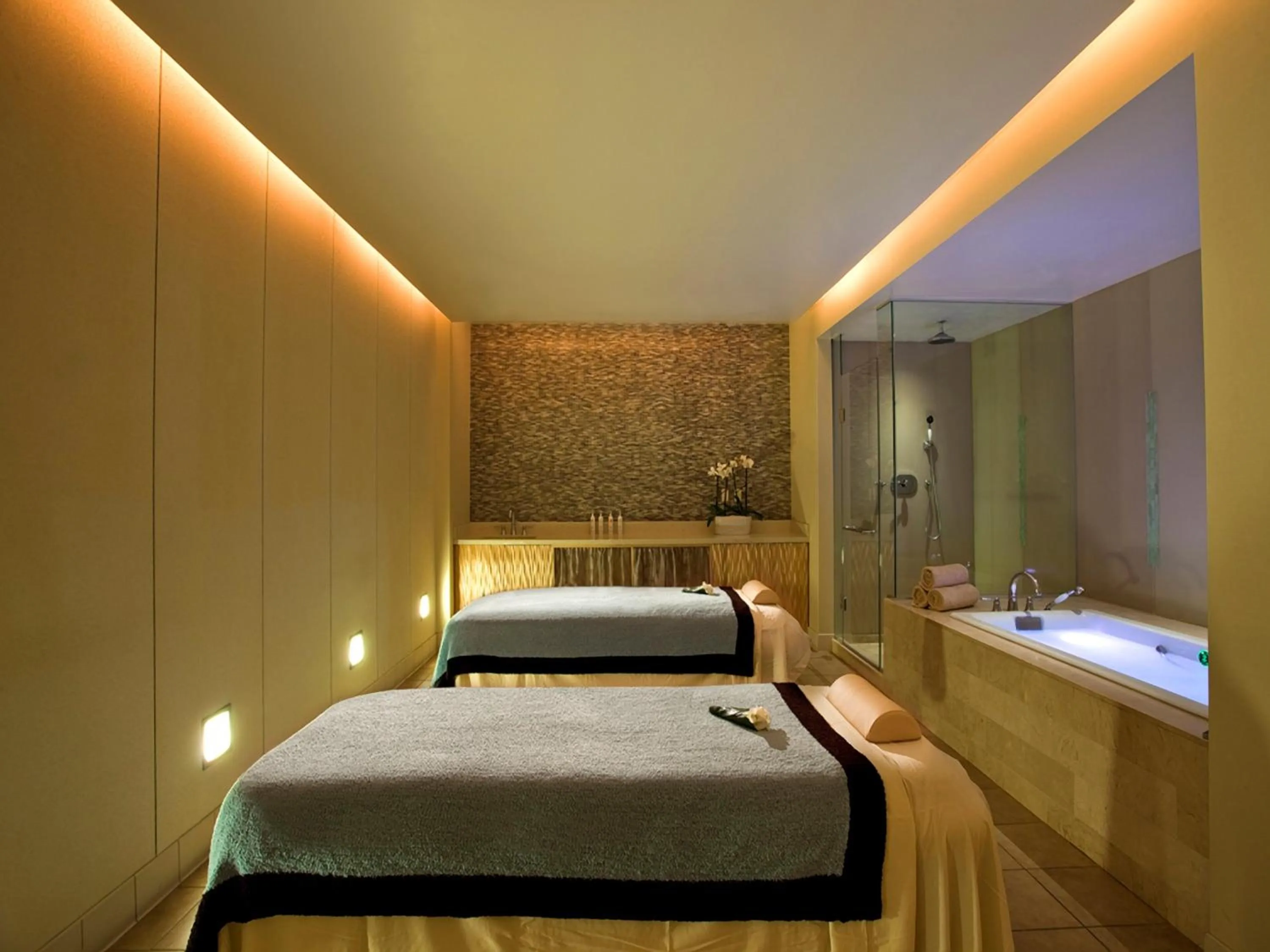 Spa and wellness centre/facilities, Bed in InterContinental Boston by IHG