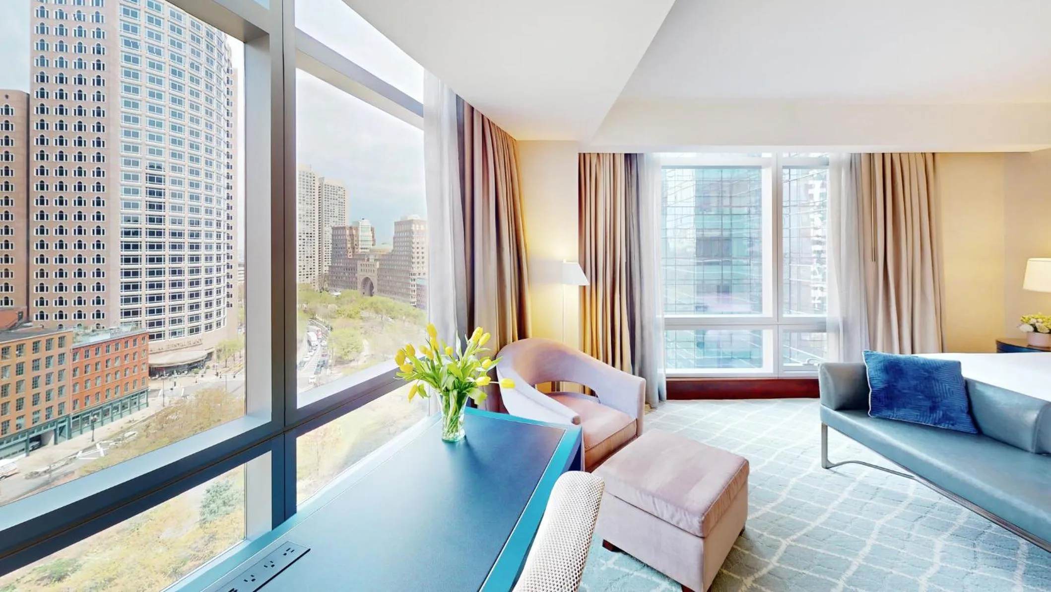 Photo of the whole room, Bed in InterContinental Boston by IHG