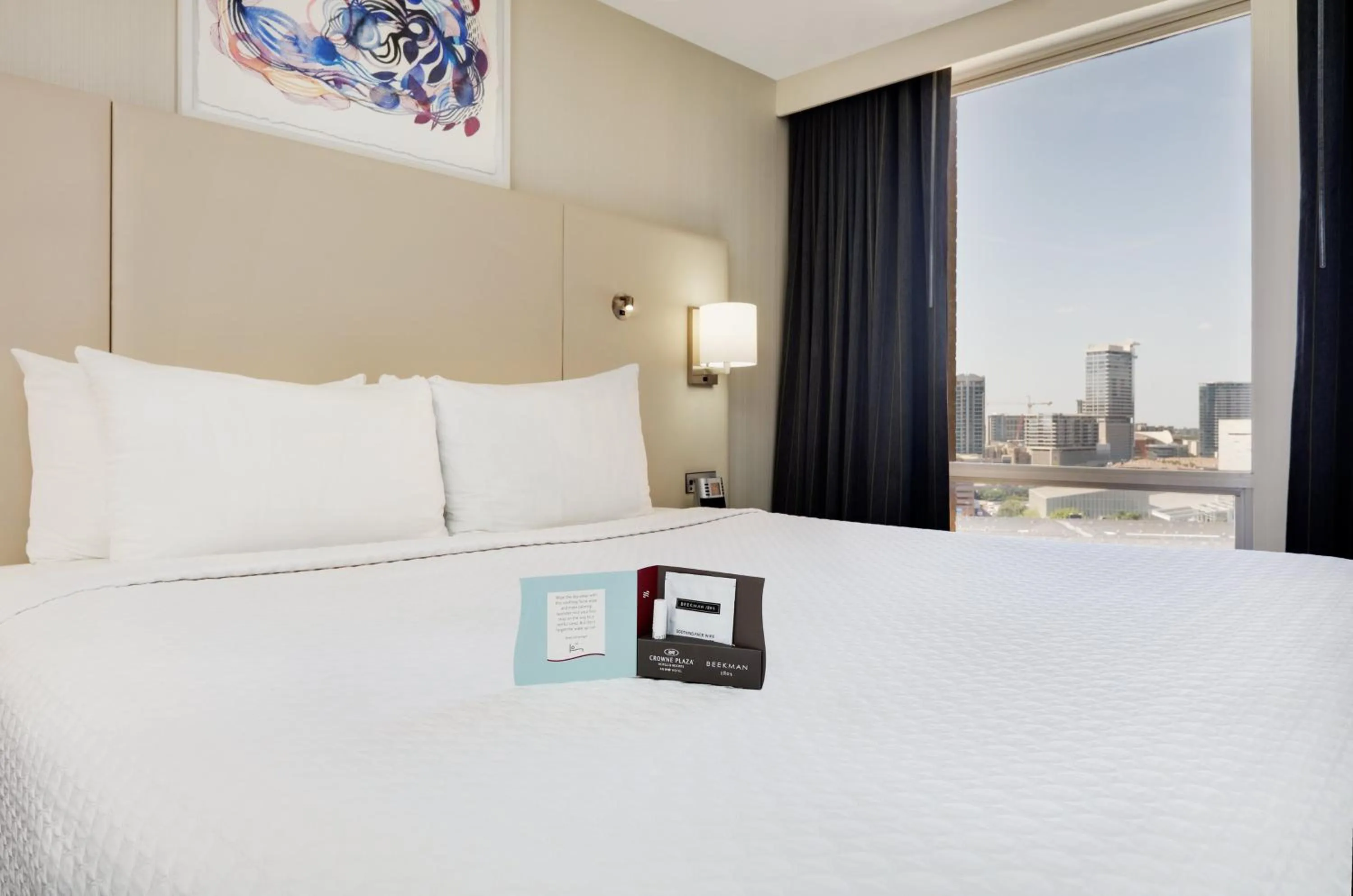 Photo of the whole room, Bed in Crowne Plaza Dallas Downtown by IHG