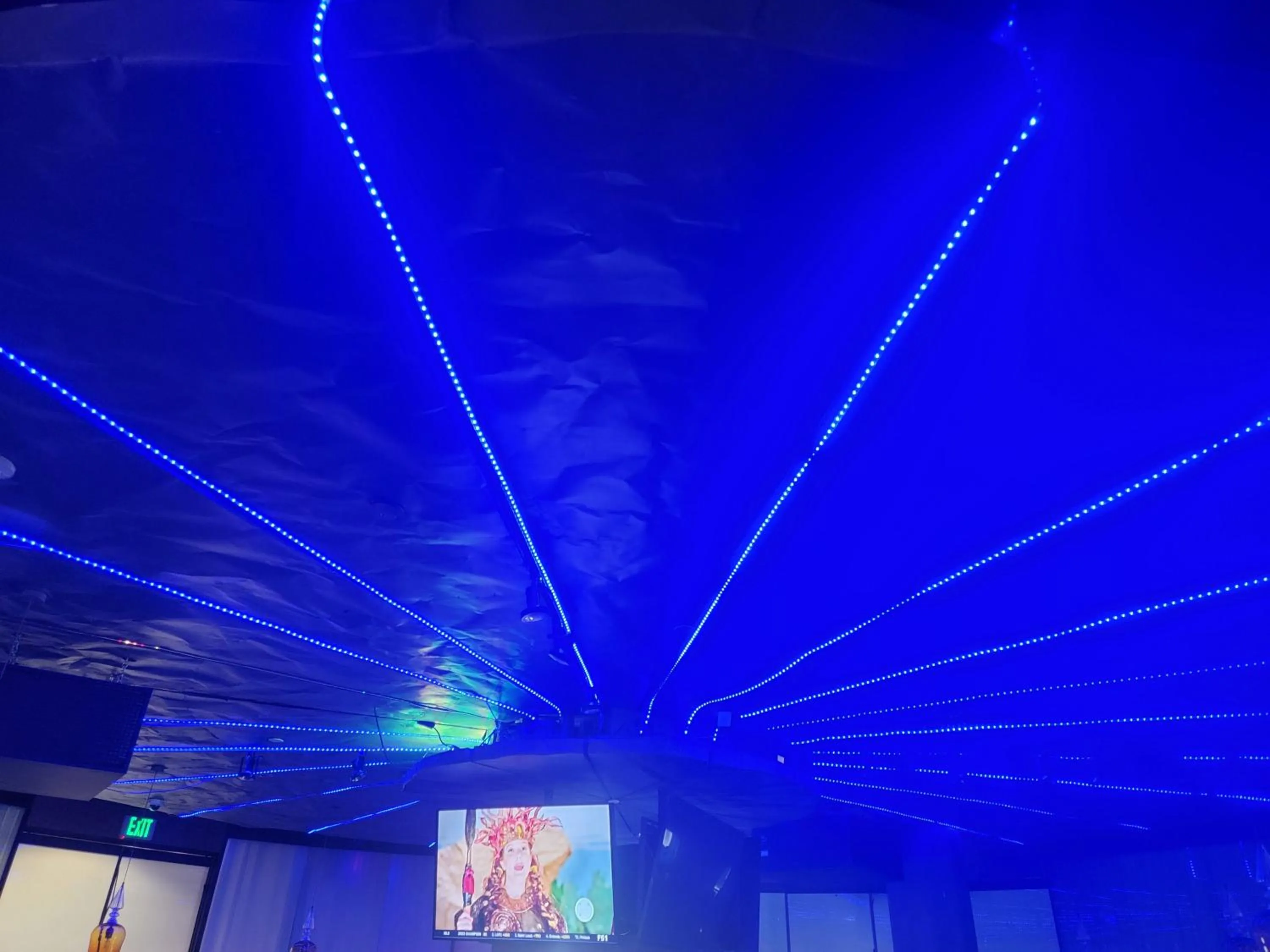 Lounge or bar in Crowne Plaza Dallas Downtown by IHG