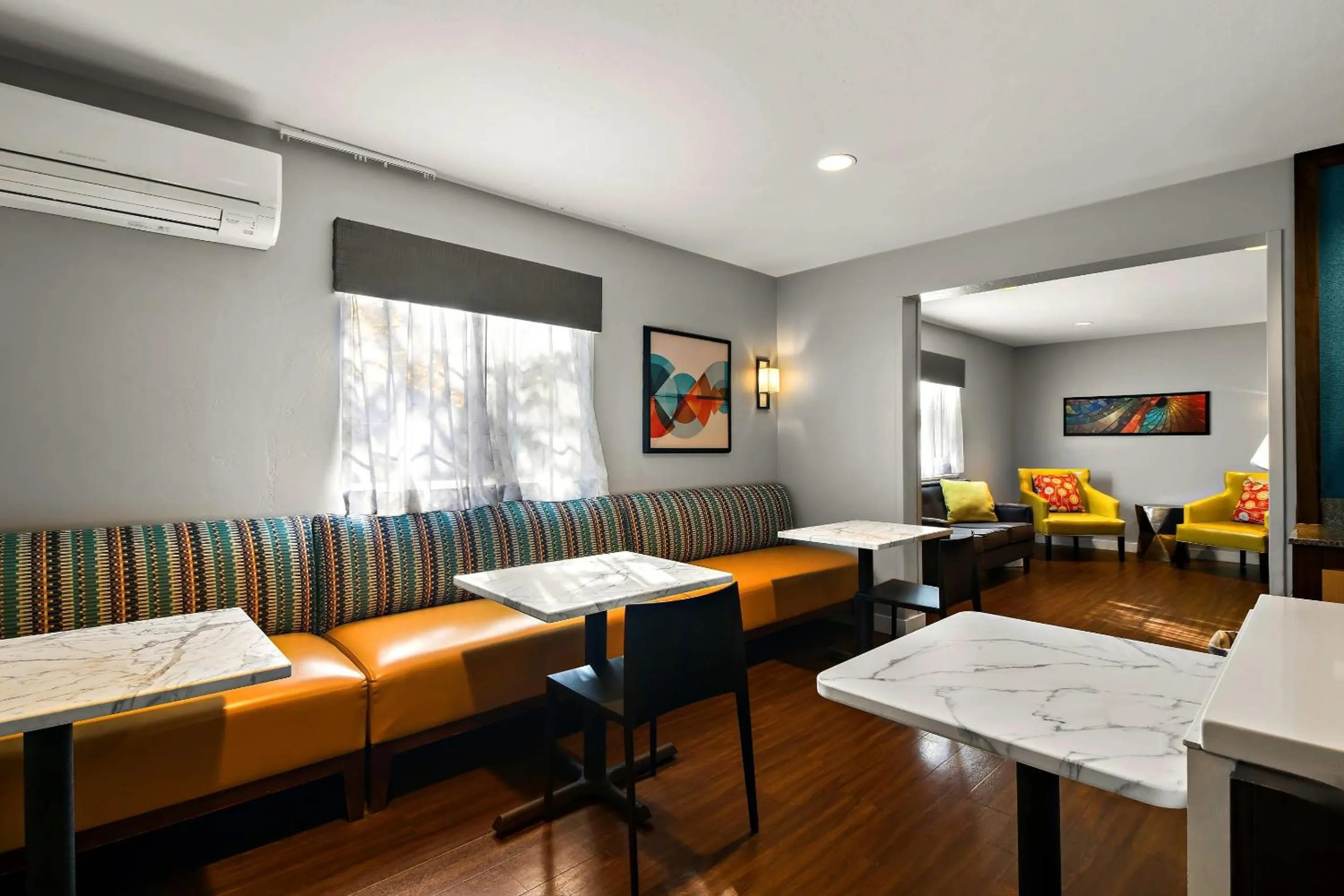 Breakfast in MainStay Suites Salt Lake City Fort Union