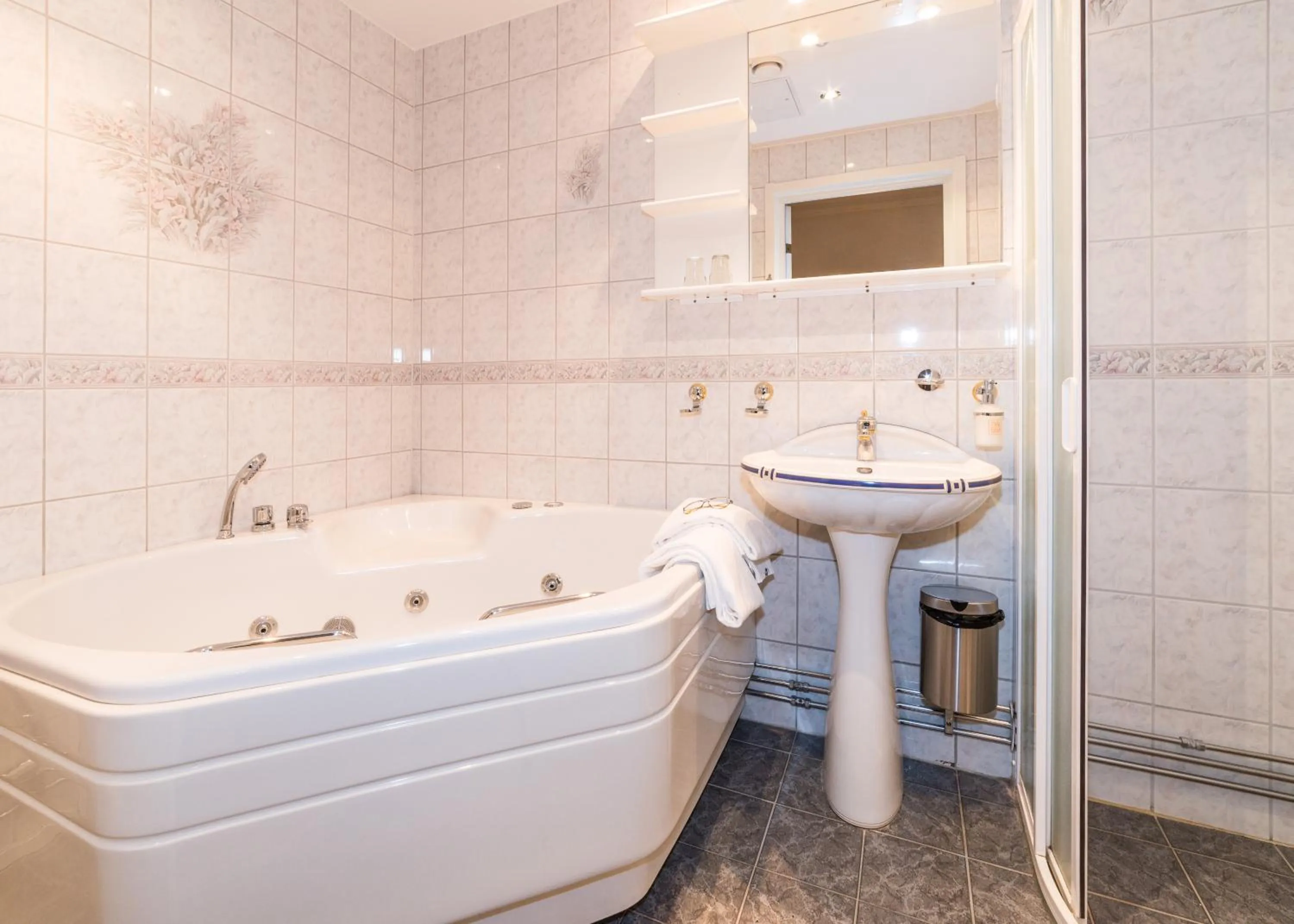 Bathroom in Hotell Stadsparken