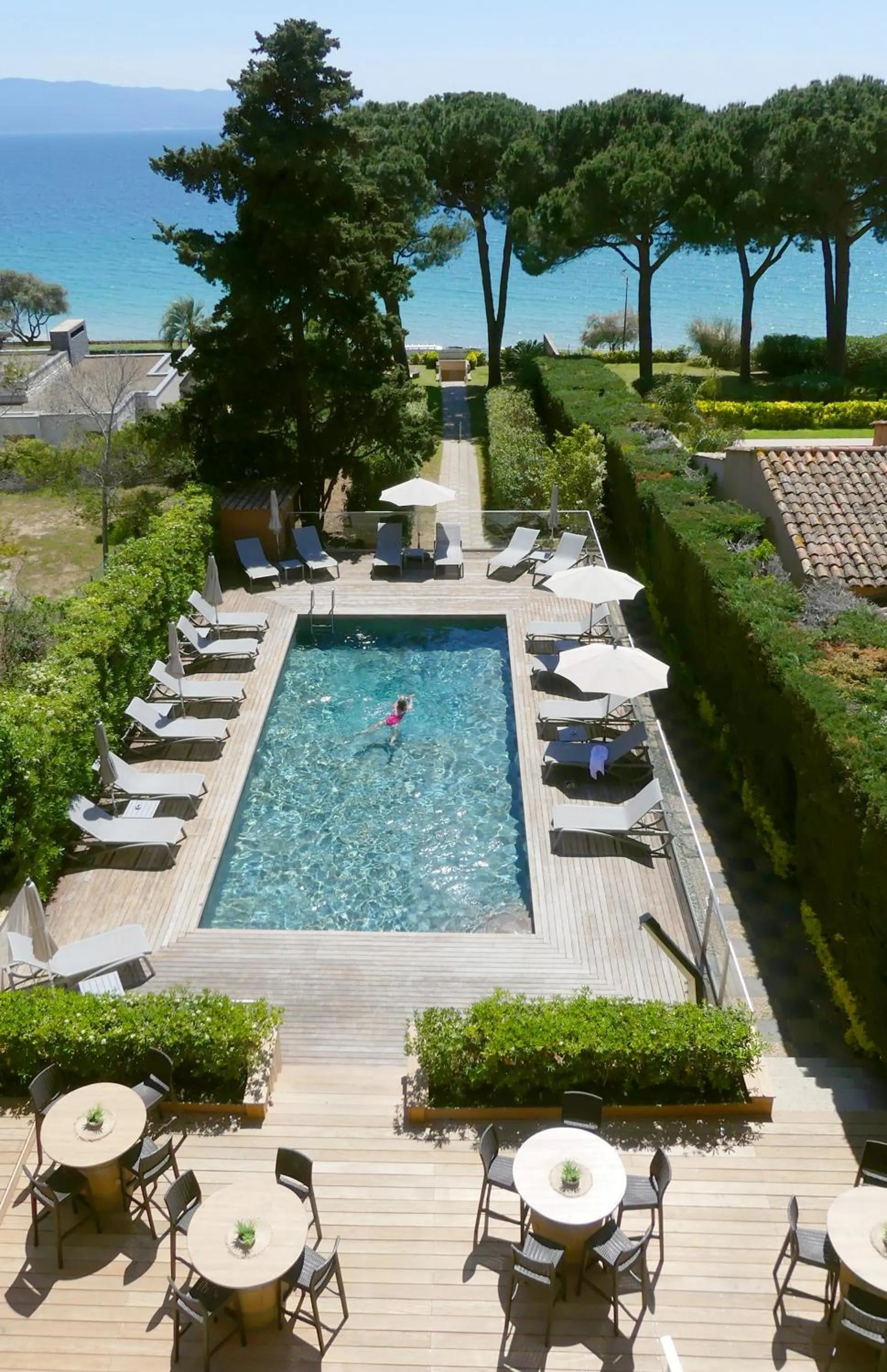 Patio in Hôtel La Pinède