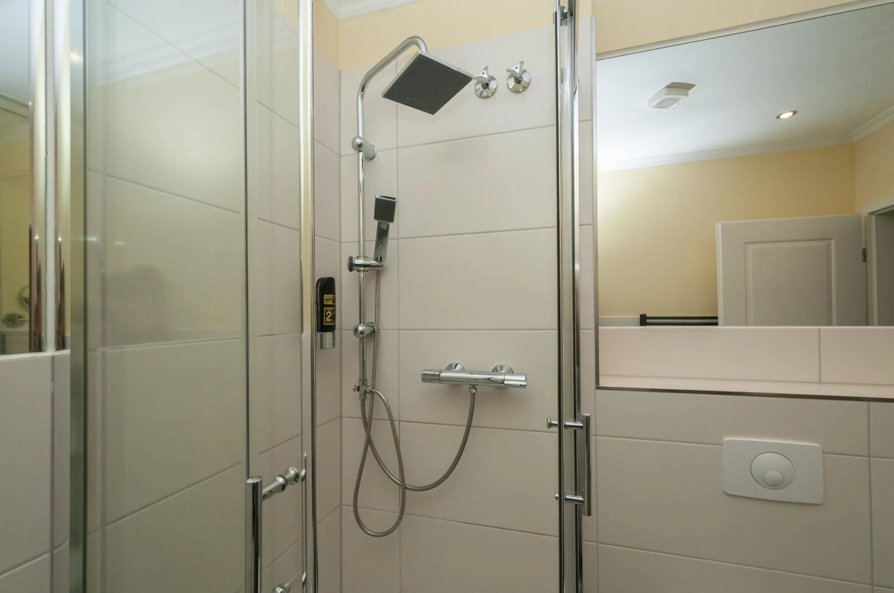 Bathroom in Hotel Grüne Tanne