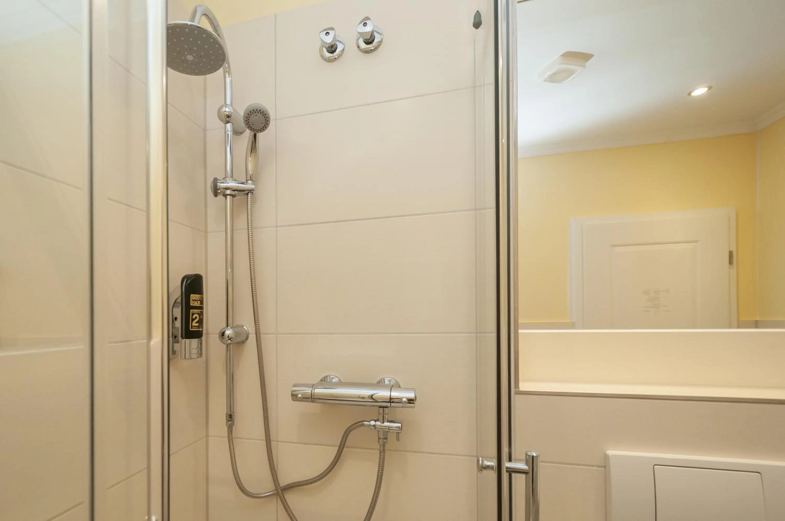 Bathroom in Hotel Grüne Tanne