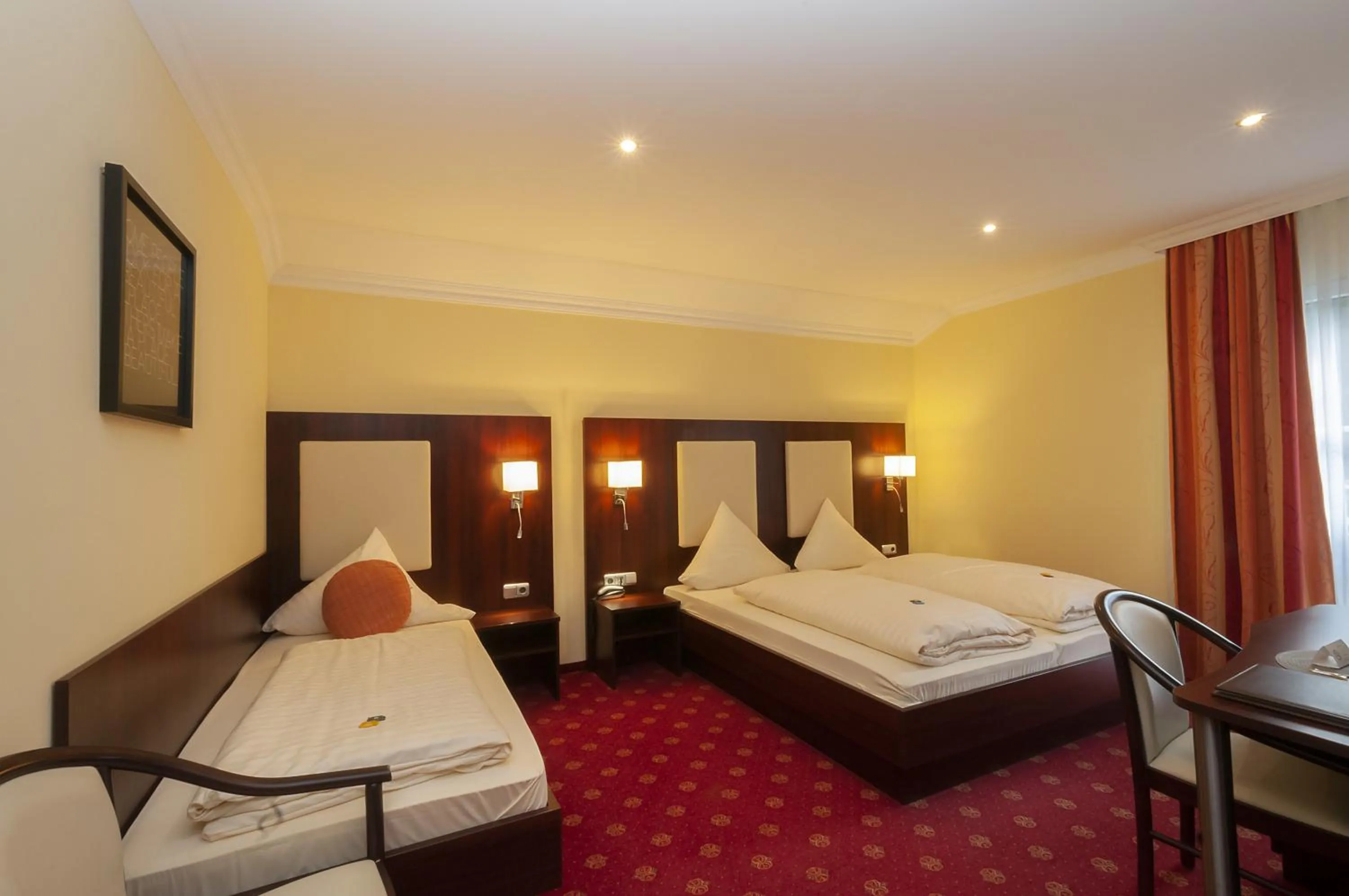 Photo of the whole room, Bed in Hotel Grüne Tanne