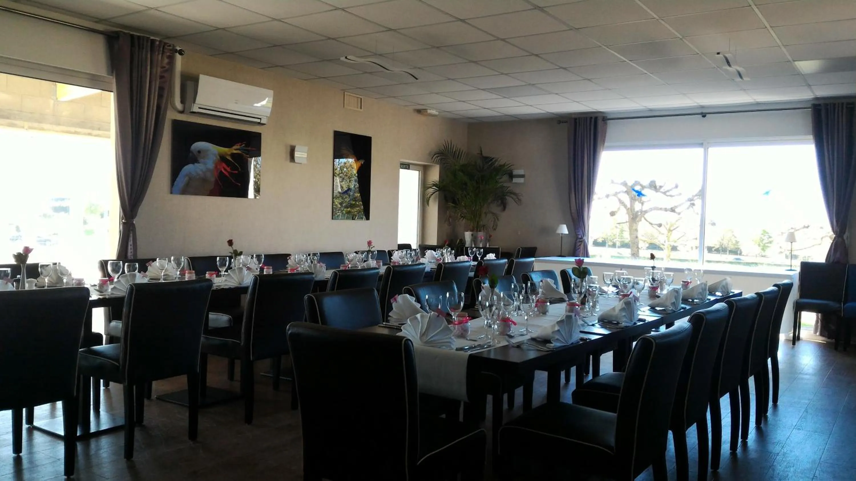 Restaurant/places to eat in Logis Hôtel Restaurant des Châteaux