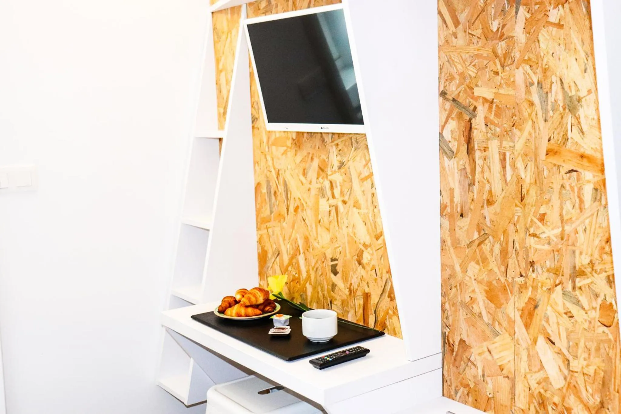 TV and multimedia in Hoteleco Sud Agen Autoroute