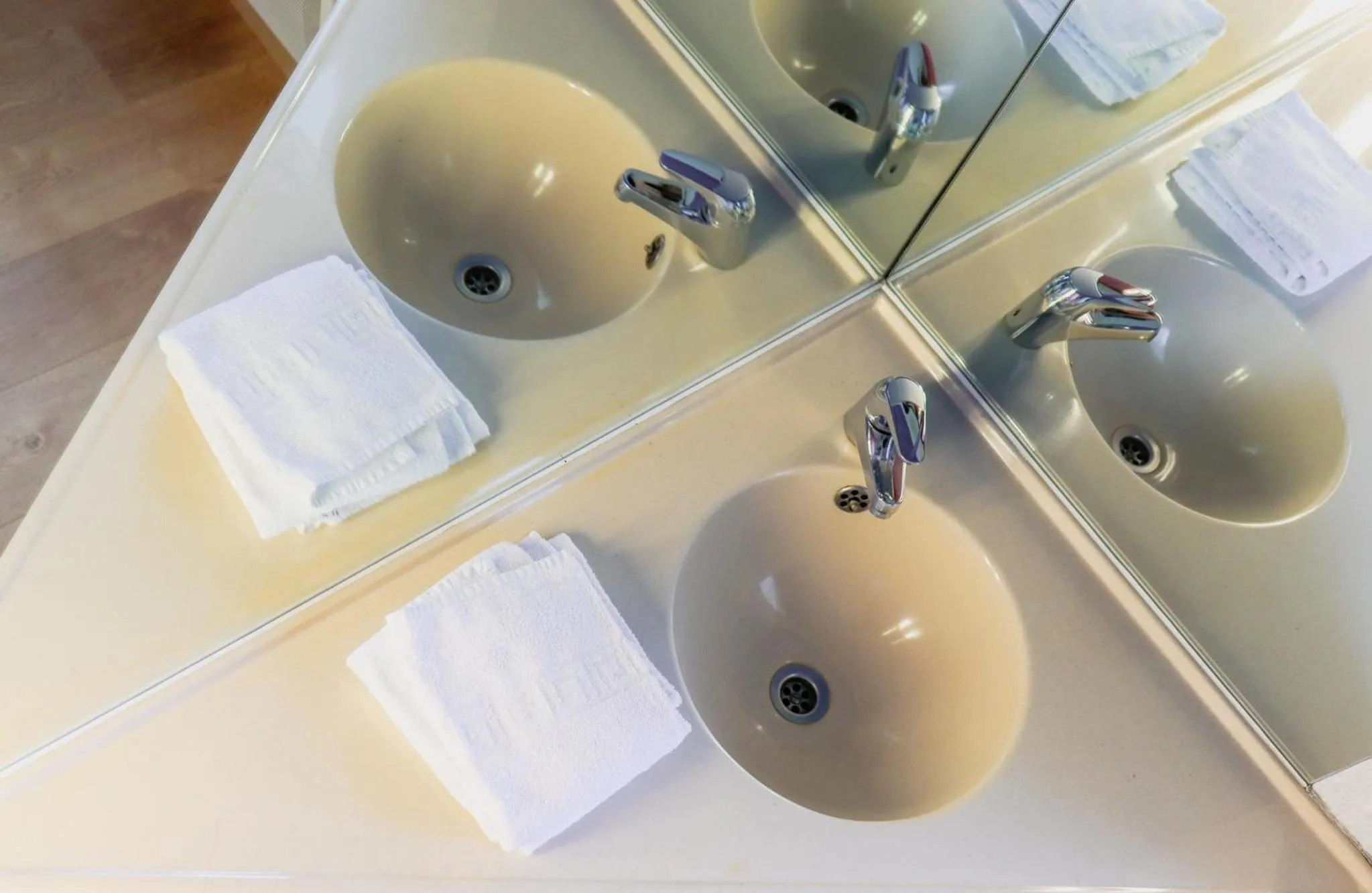 Bathroom in Hoteleco Sud Agen Autoroute