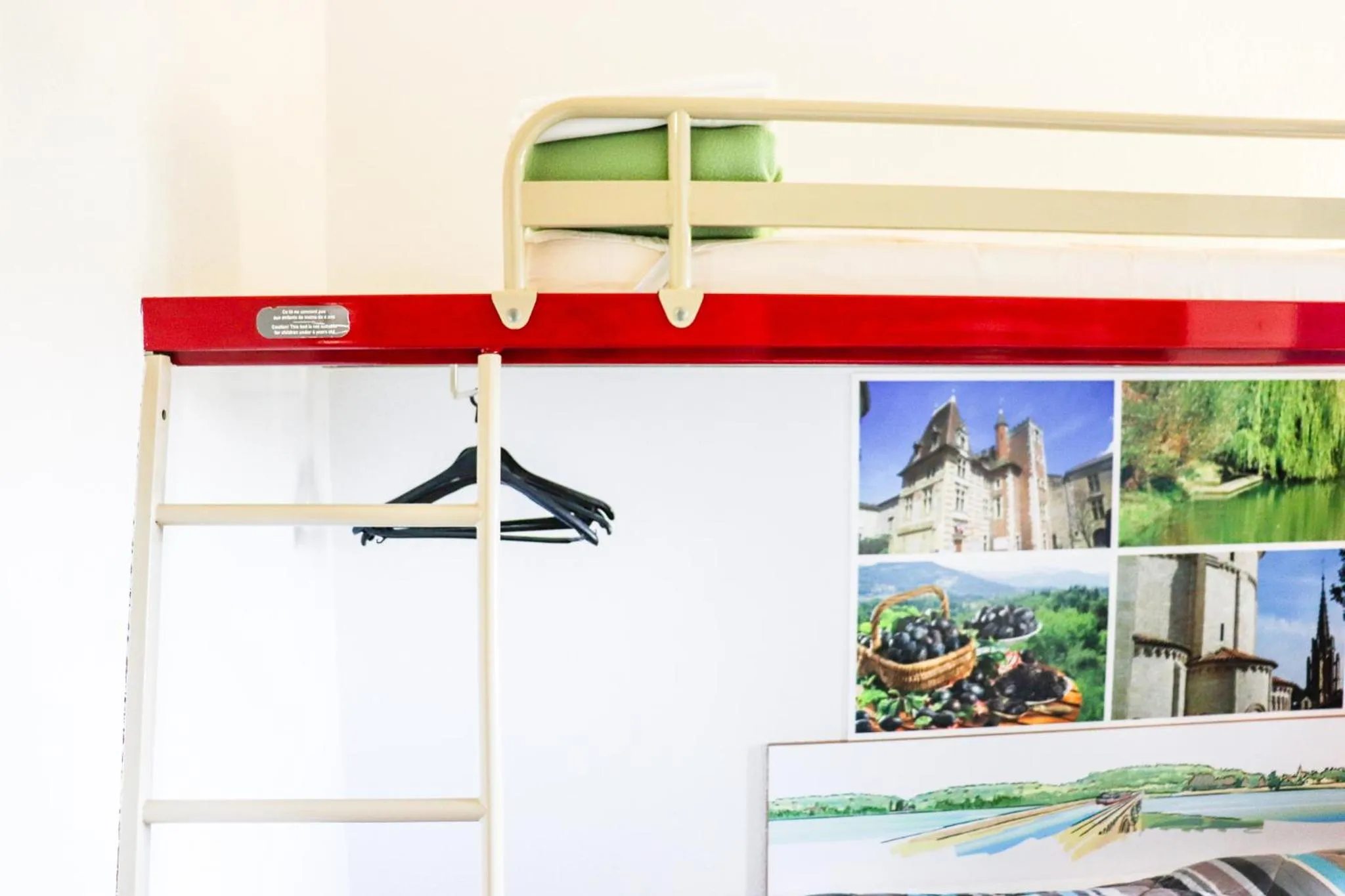 Bedroom in Hoteleco Sud Agen Autoroute