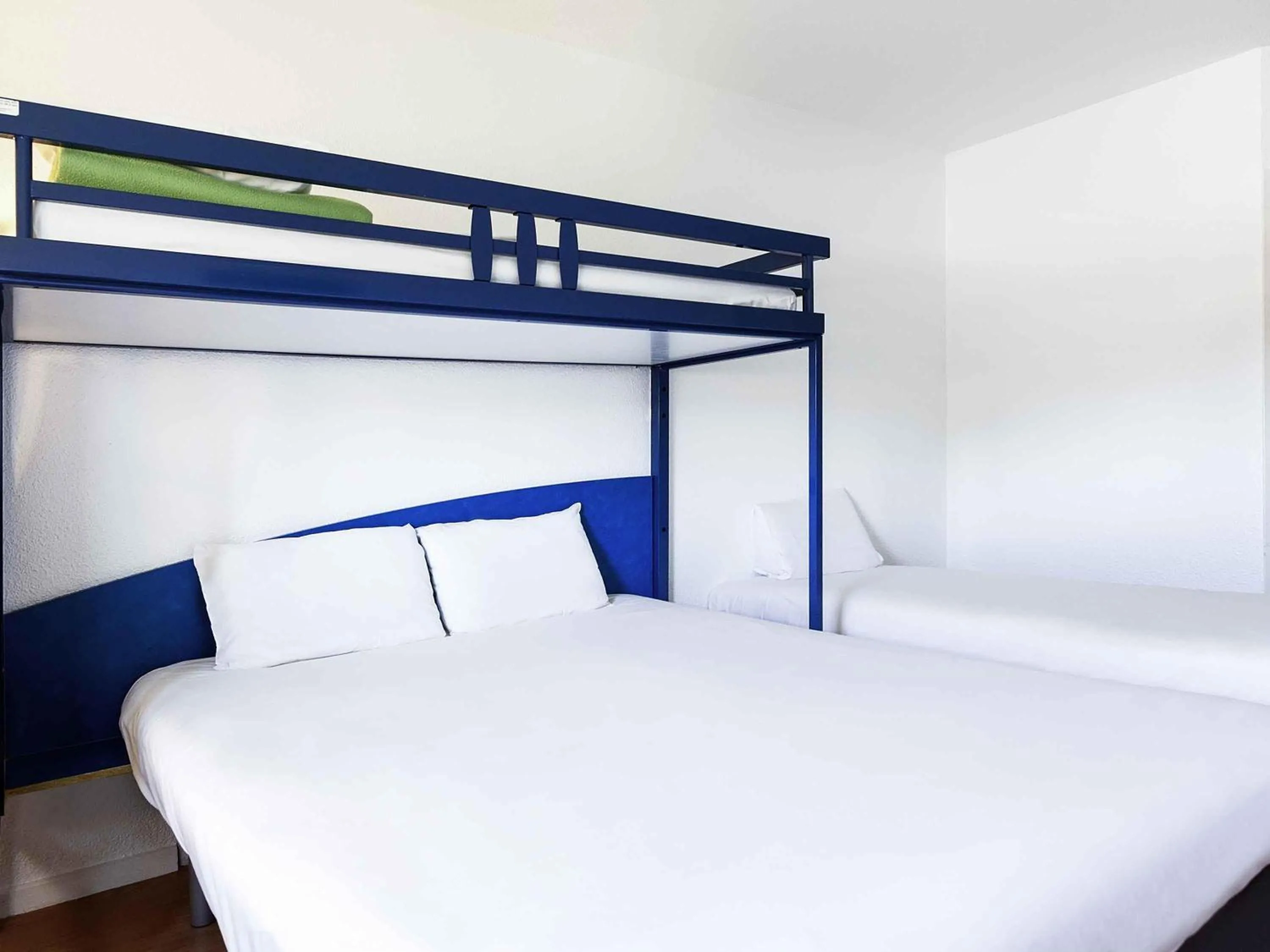 Bedroom, Bed in Ibis Budget Agen