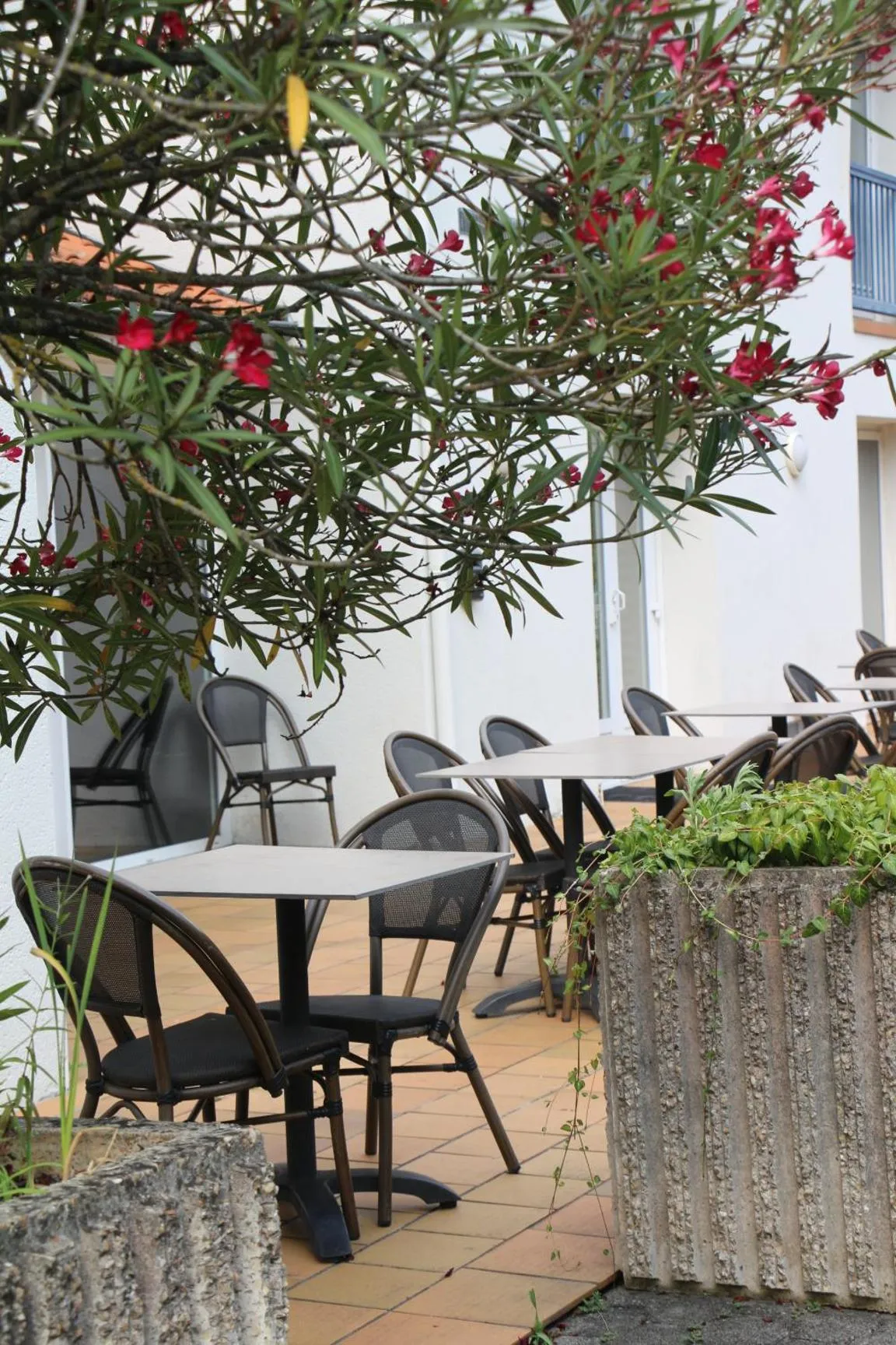 Patio in Ibis Budget Agen