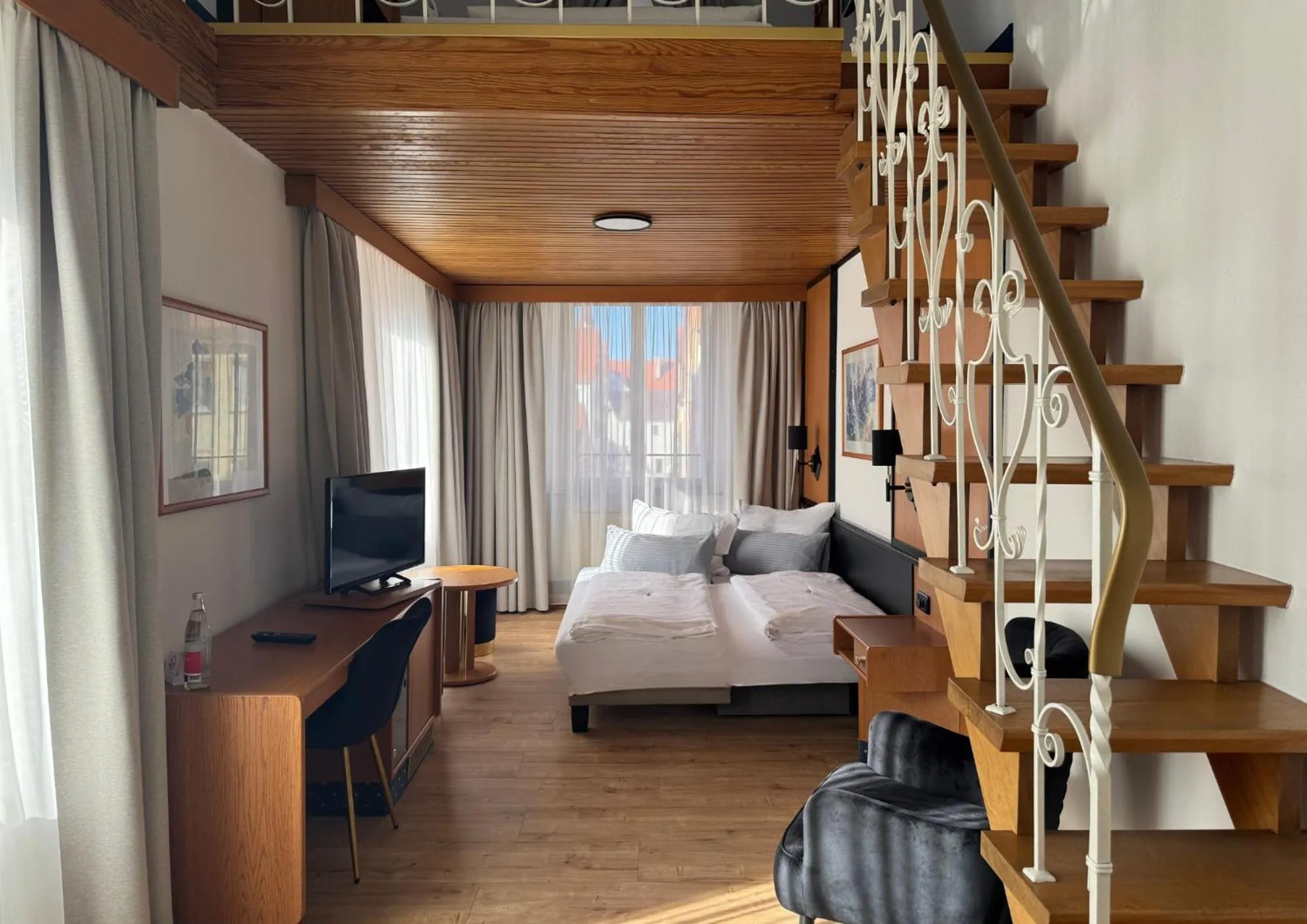 Photo of the whole room, Bed in Hotel Goldener Hirsch