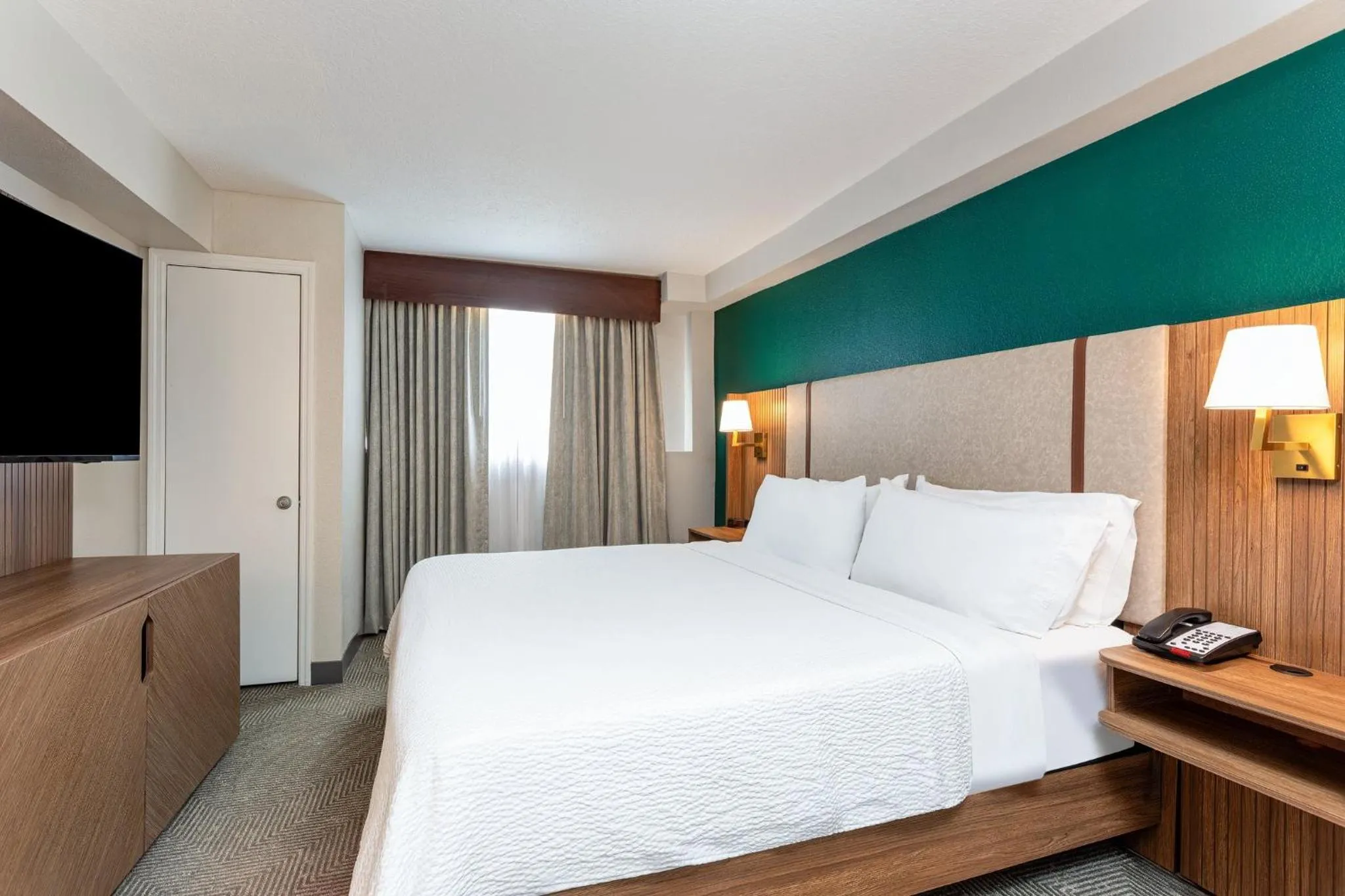 Photo of the whole room, Bed in Holiday Inn Hotel & Suites Daytona Beach On The Ocean by IHG