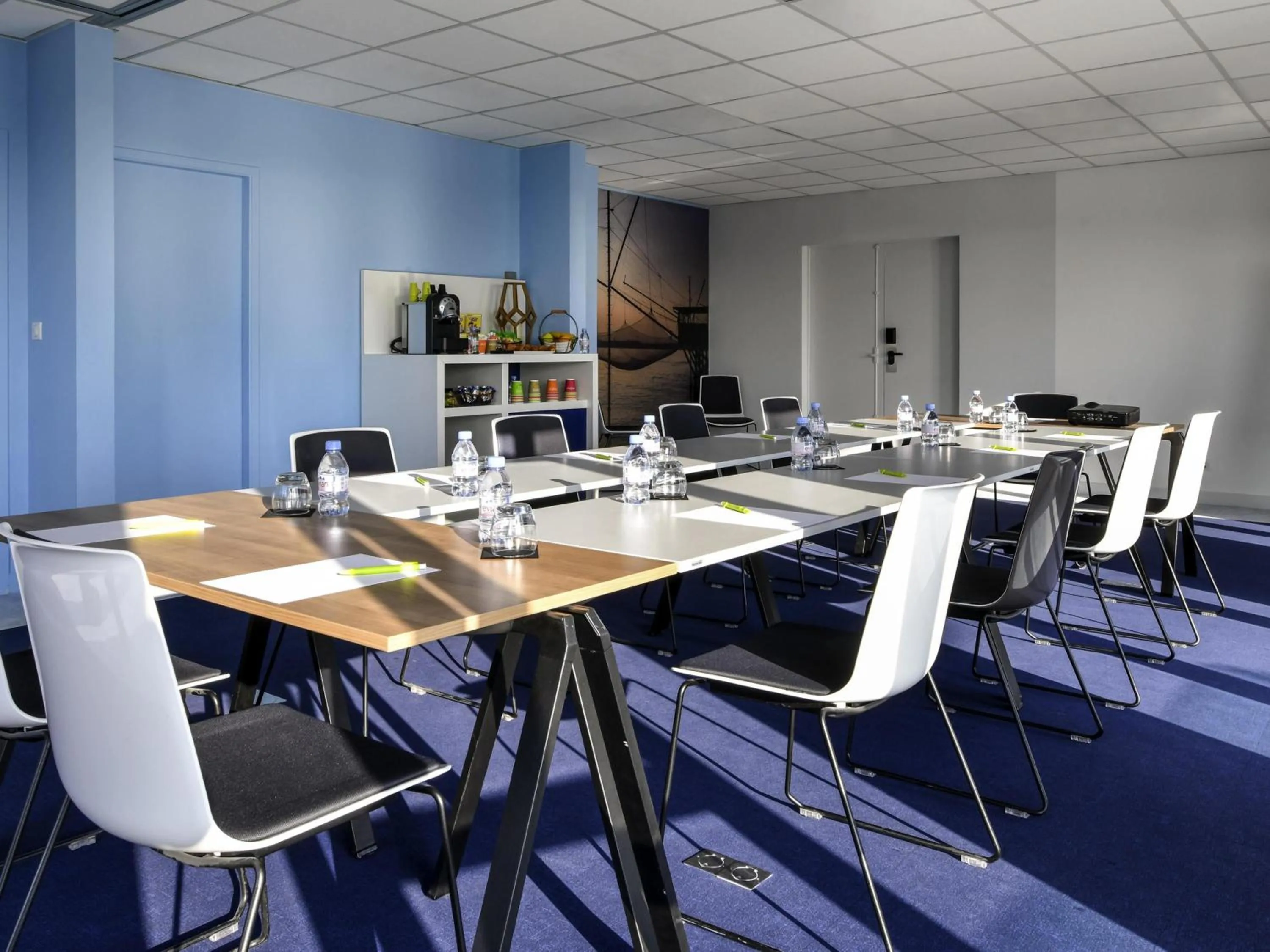 Meeting/conference room in ibis styles La Rochelle Thalasso Chatelaillon