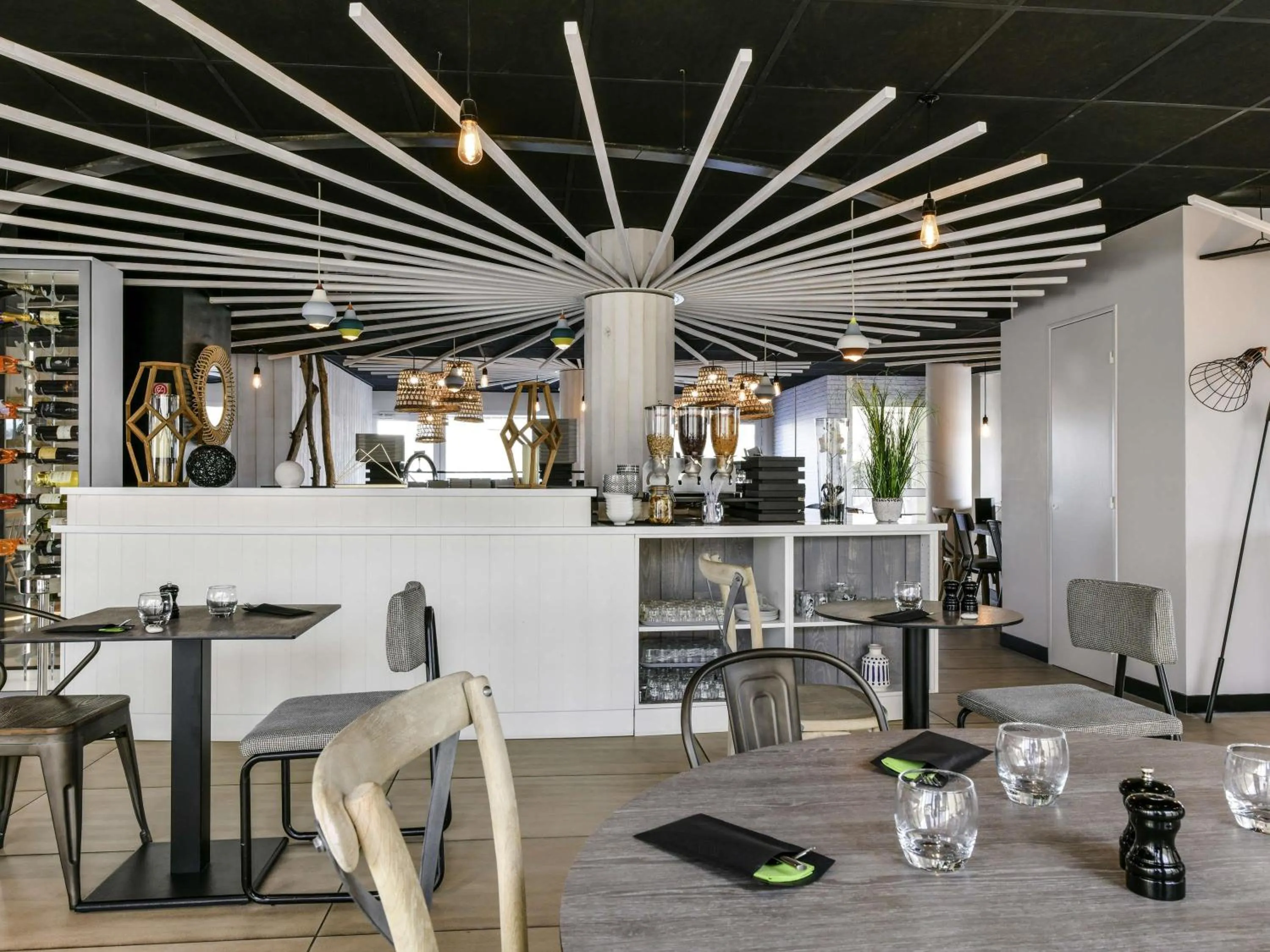Restaurant/places to eat in ibis styles La Rochelle Thalasso Chatelaillon
