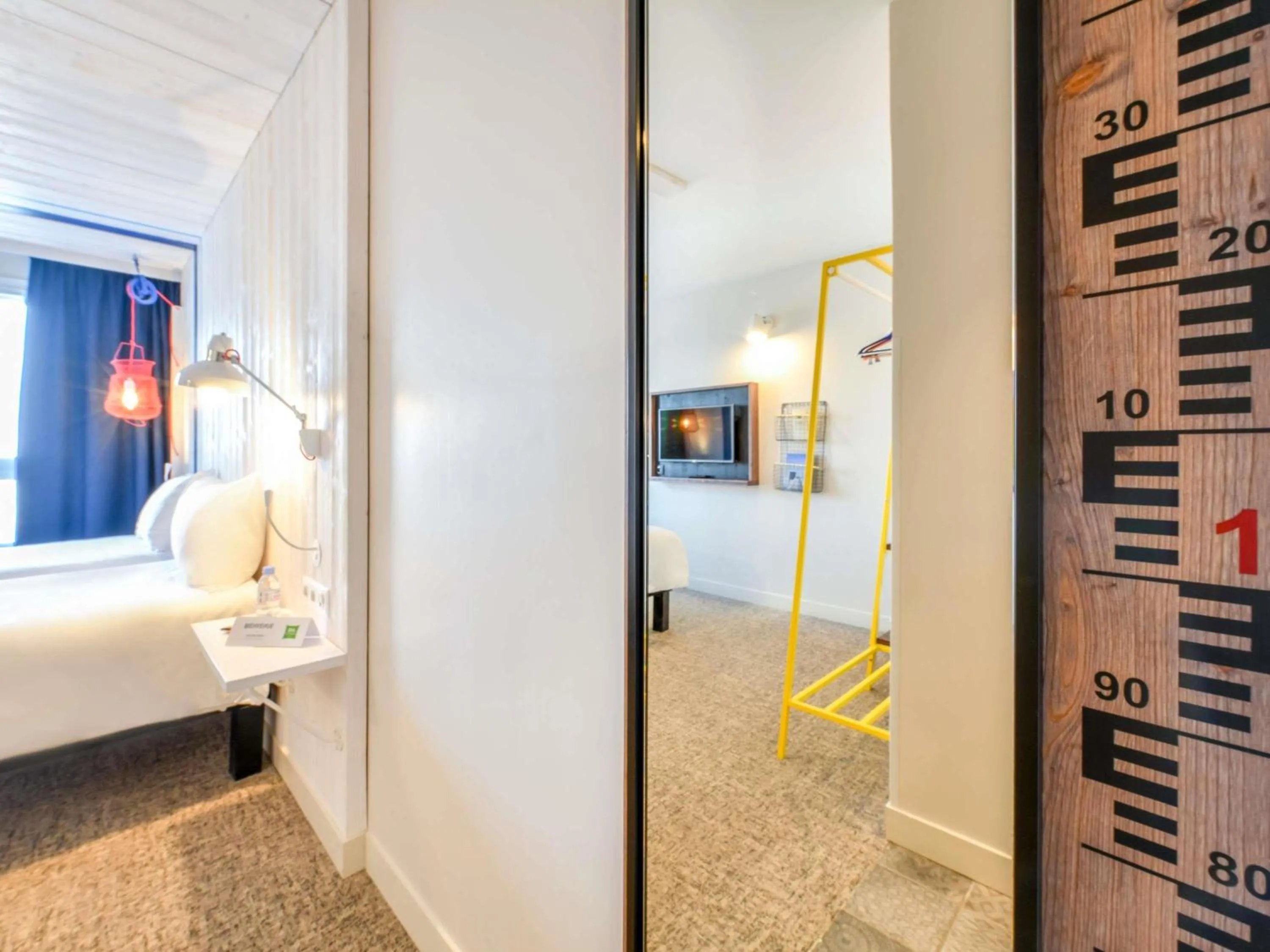 Bedroom, Bed in ibis styles La Rochelle Thalasso Chatelaillon