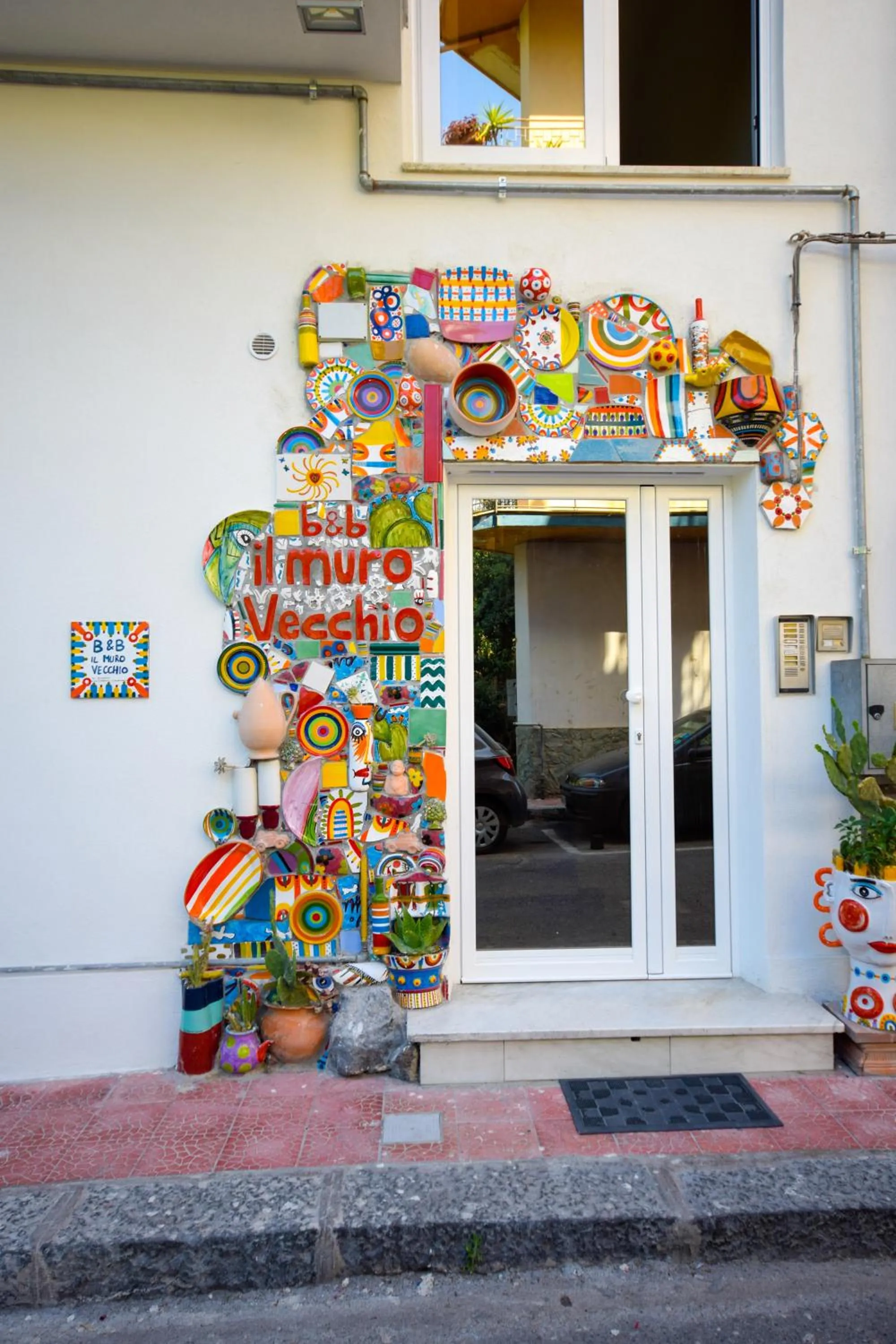 Property logo or sign in Il Muro Vecchio Design