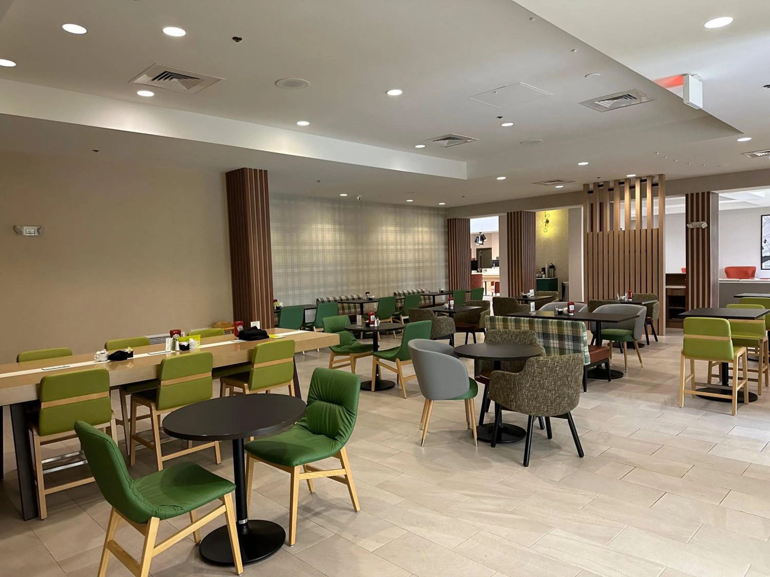 Restaurant/places to eat in Holiday Inn Daytona Beach LPGA