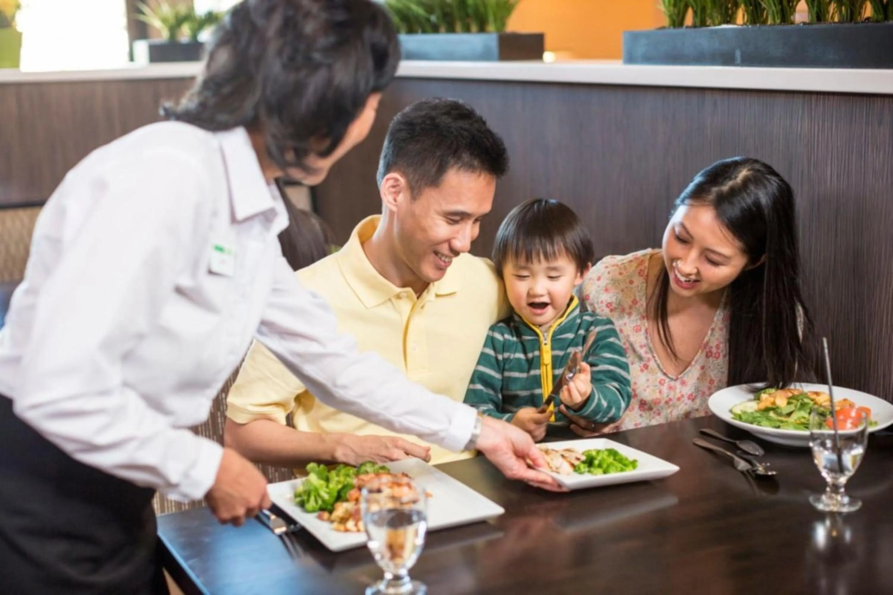 Restaurant/places to eat in Holiday Inn Daytona Beach LPGA