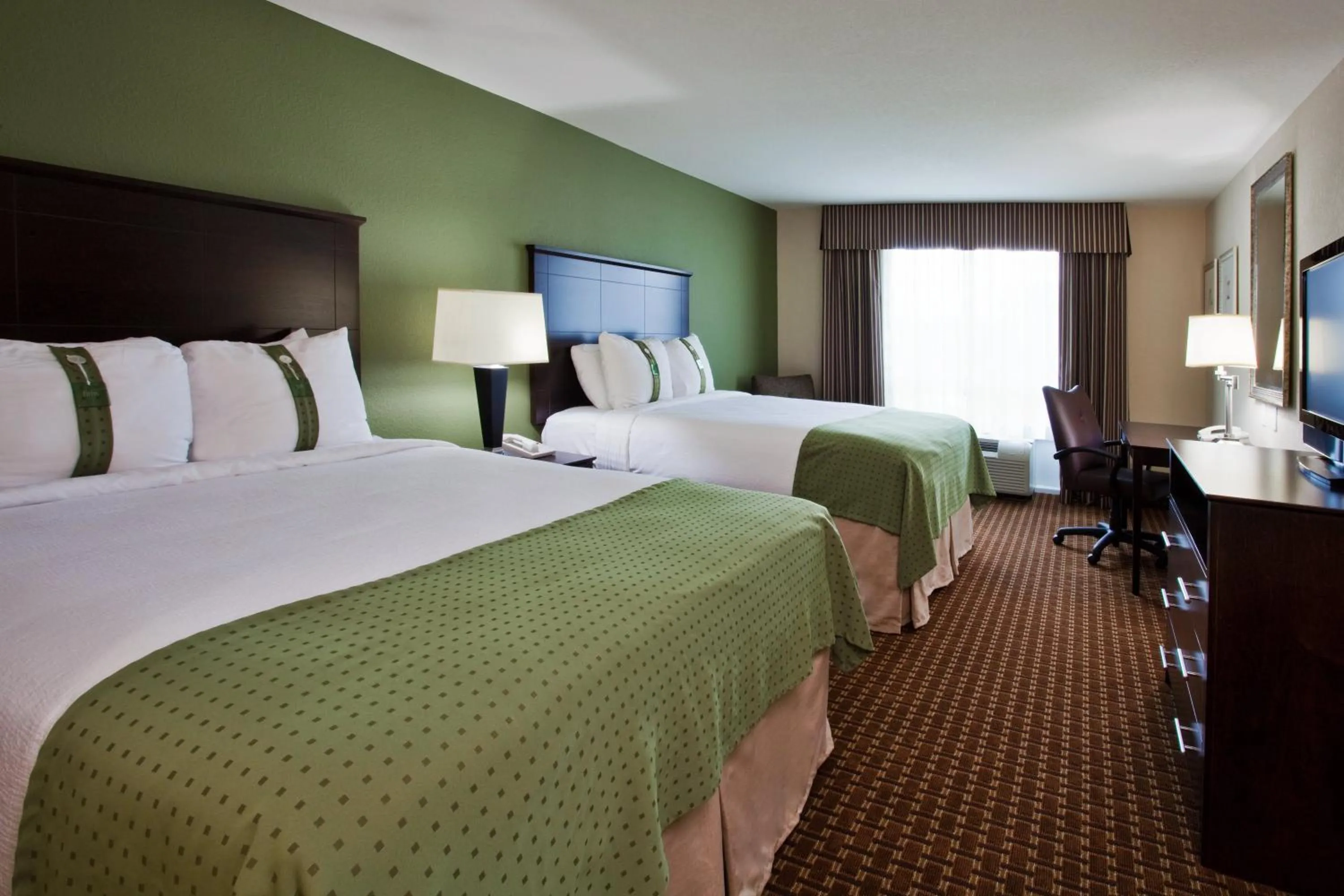 Photo of the whole room, Bed in Holiday Inn Daytona Beach LPGA