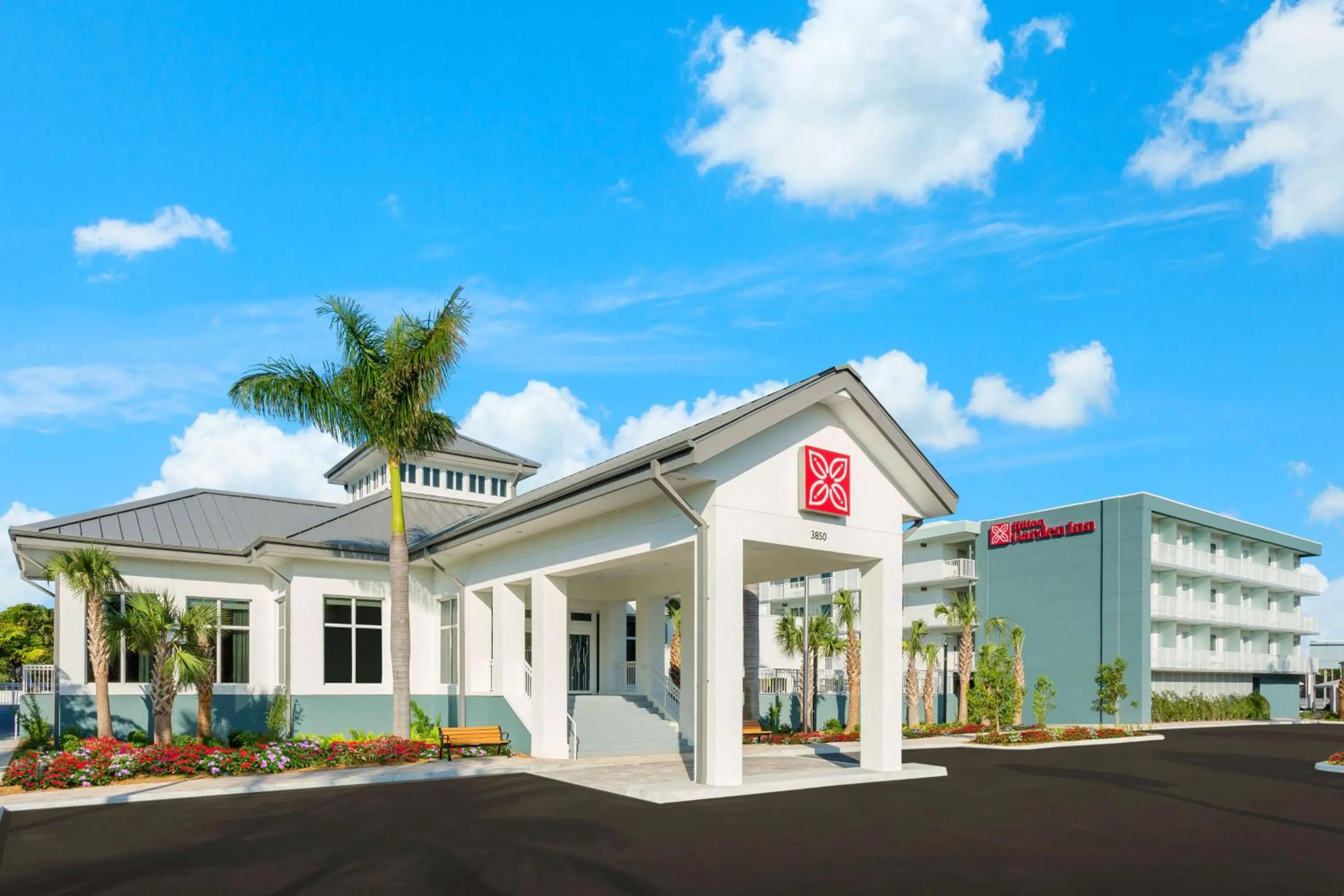 Property building in Hilton Garden Inn Key West / The Keys Collection