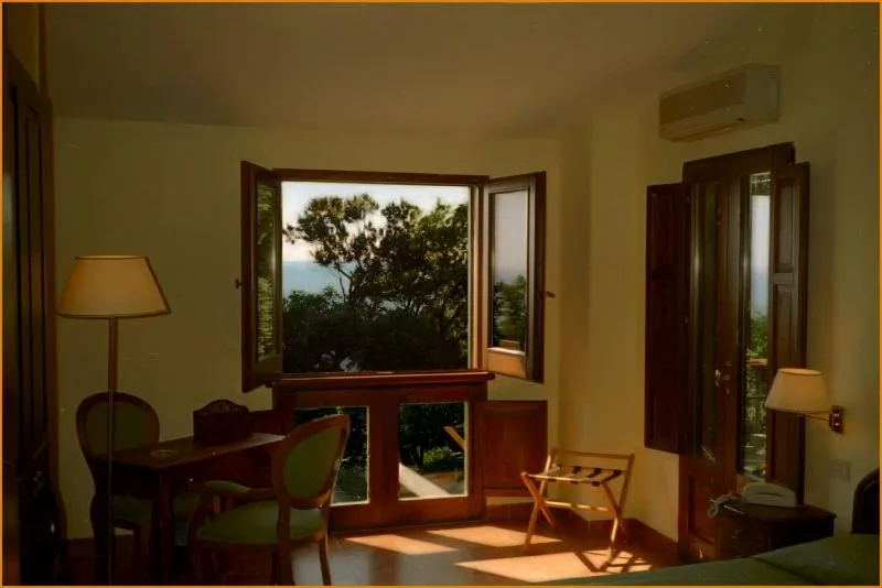 Bedroom in illicini stabilimento balneare e albergo