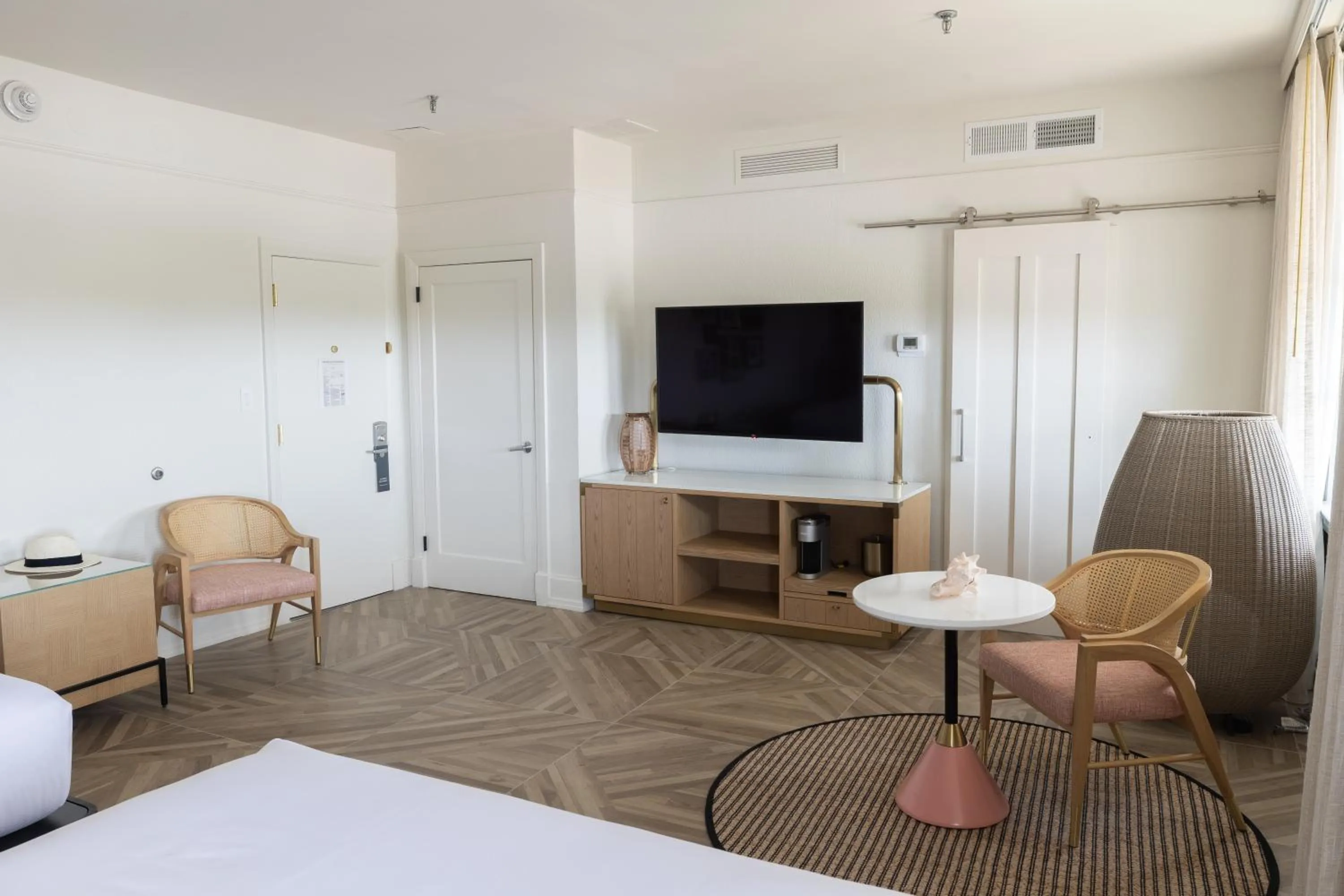 Photo of the whole room, Bed in La Concha Key West, Autograph Collection