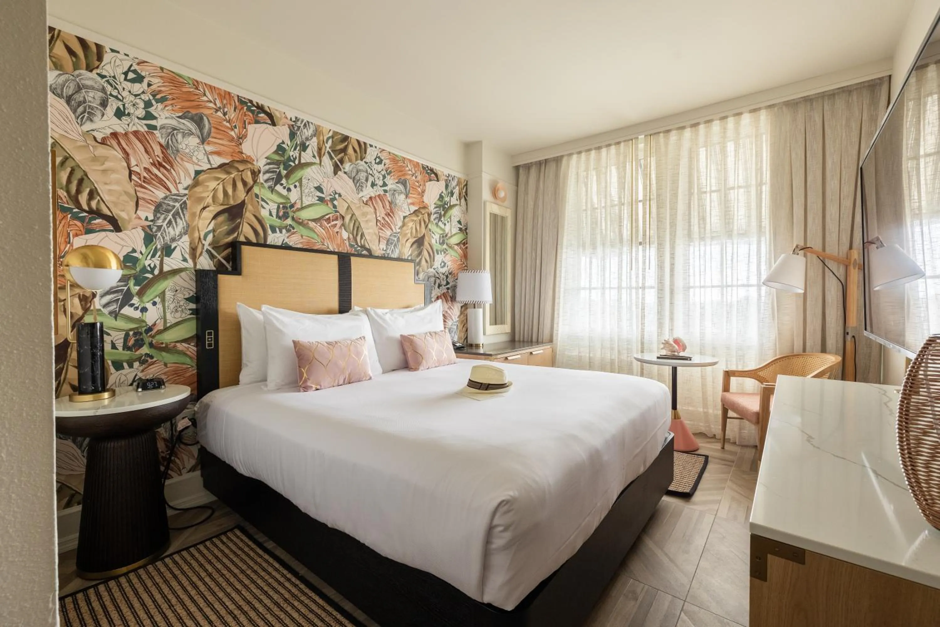 Bed in La Concha Key West, Autograph Collection