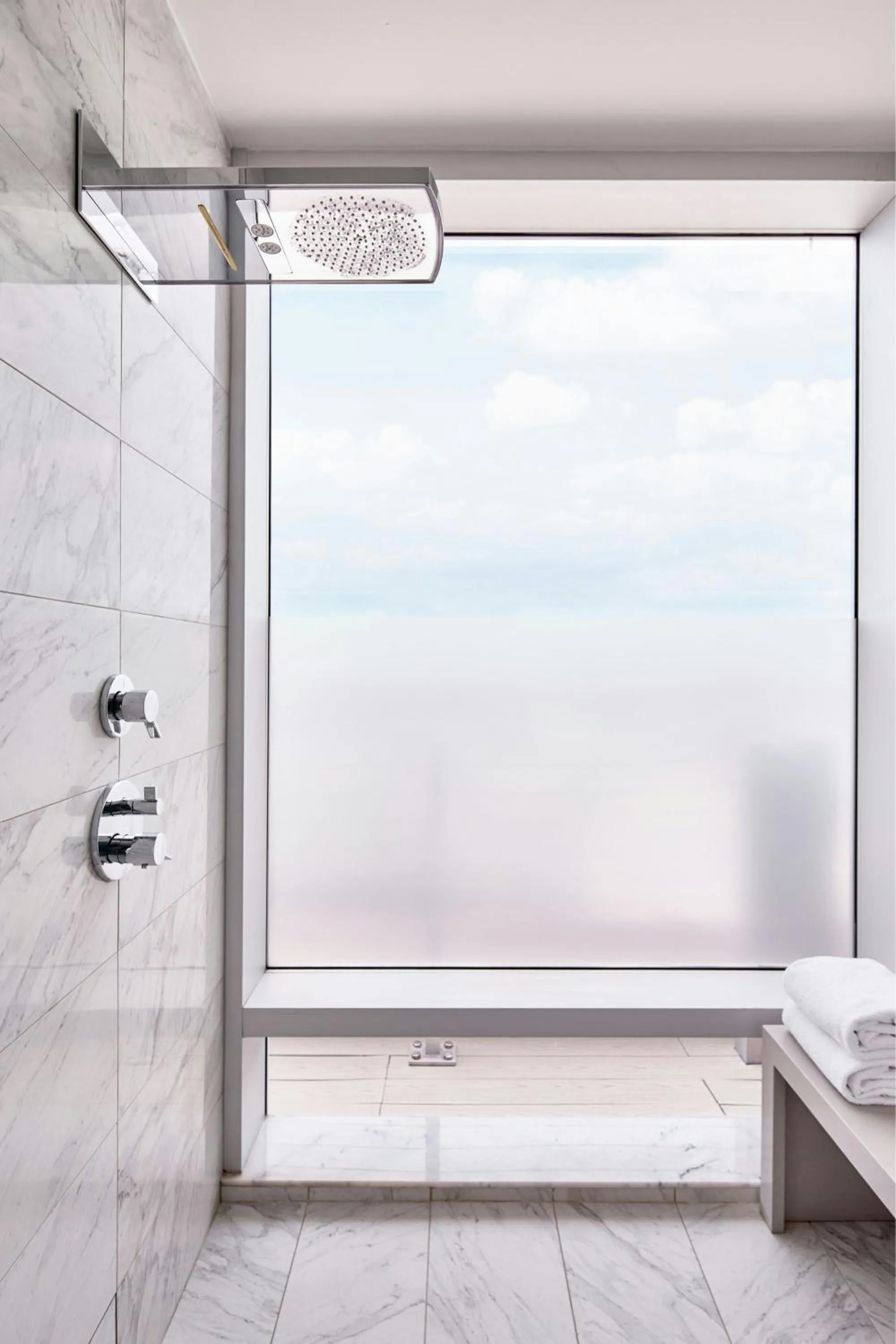 Bathroom in La Concha Key West, Autograph Collection