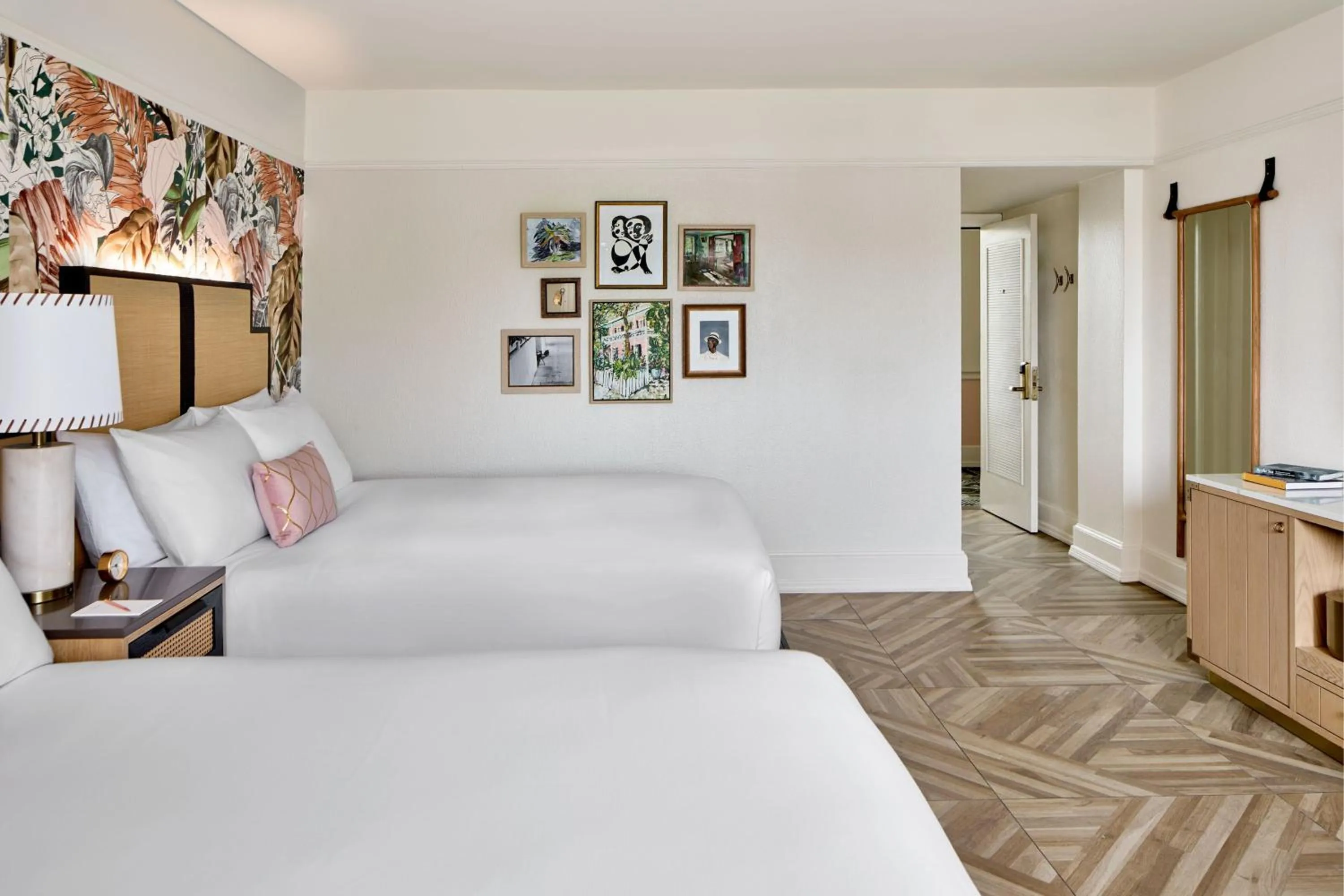 Photo of the whole room, Bed in La Concha Key West, Autograph Collection