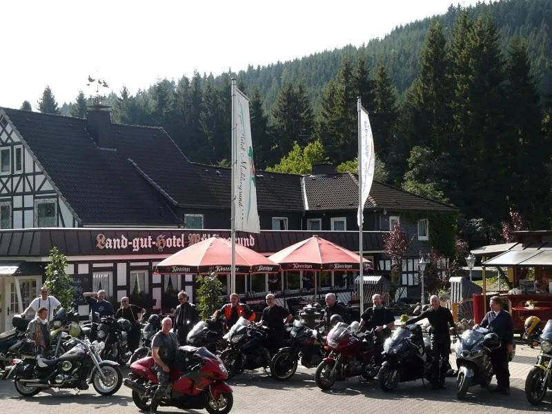 People in Land-Hotel Mühlengrund